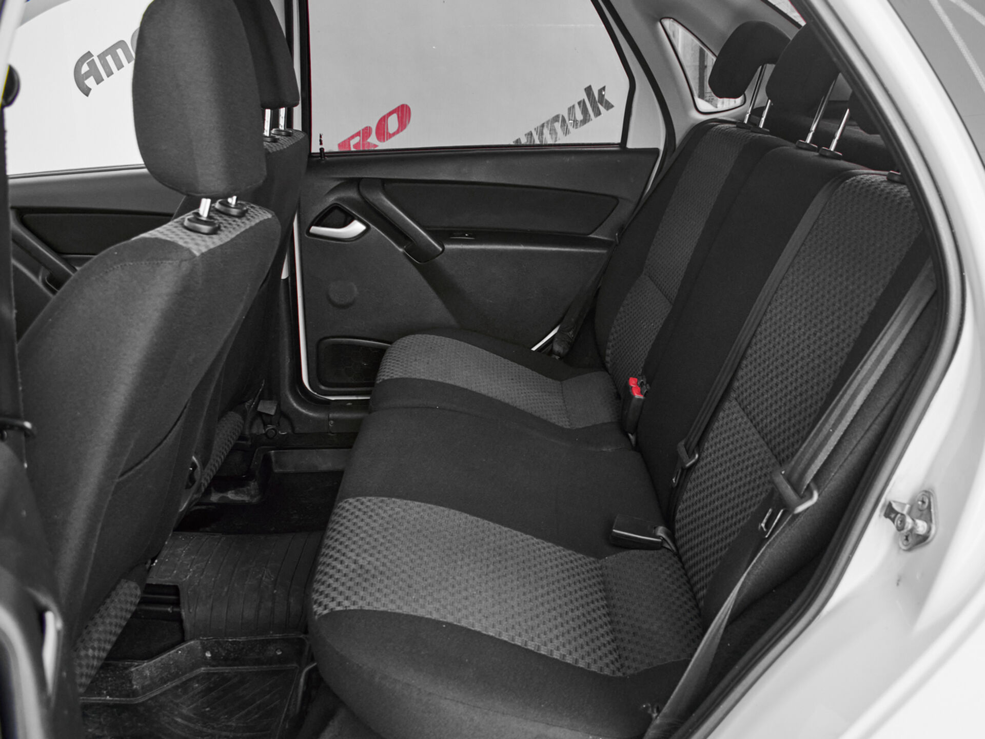 Купить Lada (ВАЗ) Granta 1.6 AT (98 л.с.), 2014 в Екатеренбурге