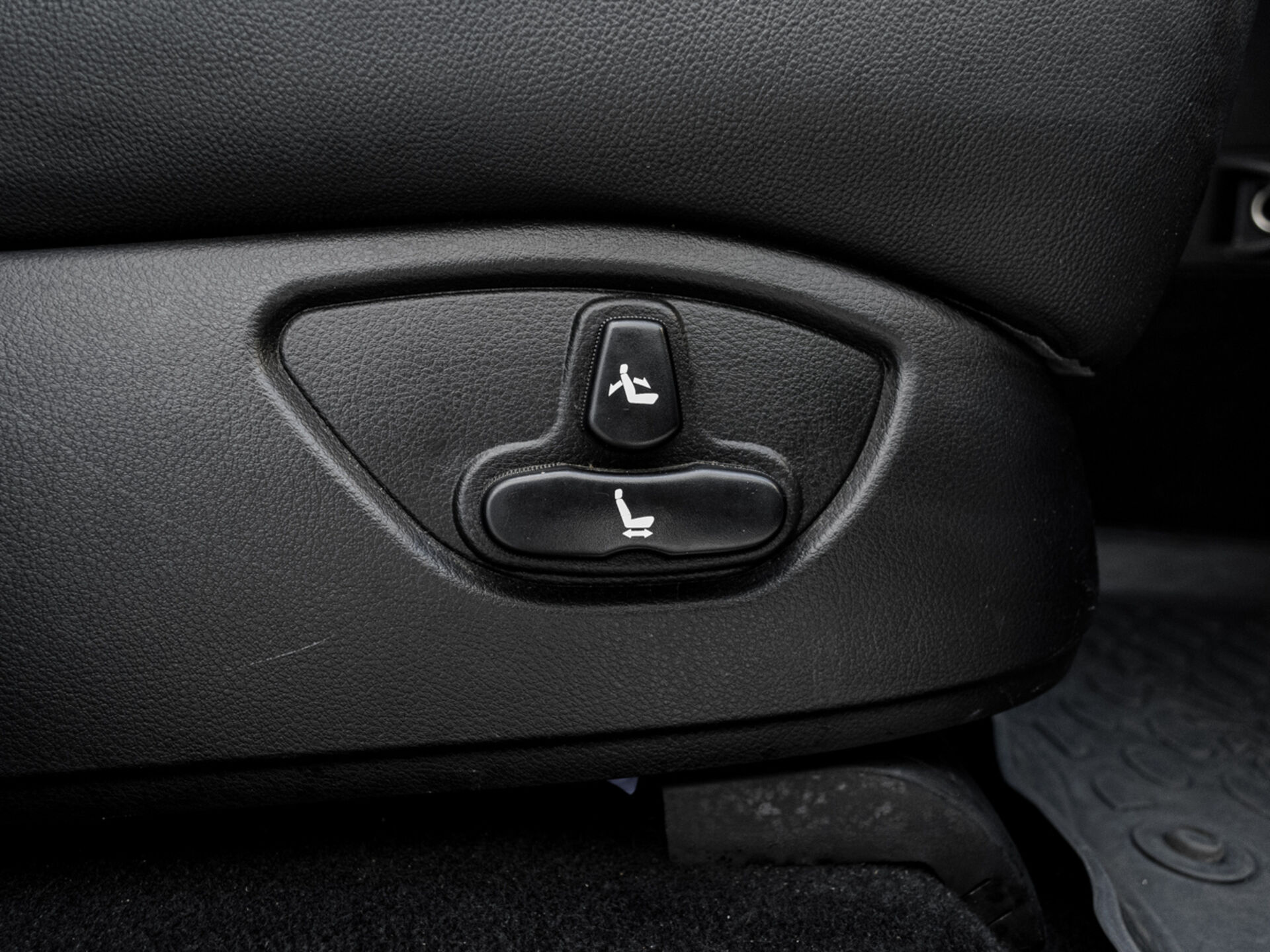 Купить SsangYong Kyron 6-speed 2.3 AT (150 л.с.) 4WD, 2014 в Екатеренбурге