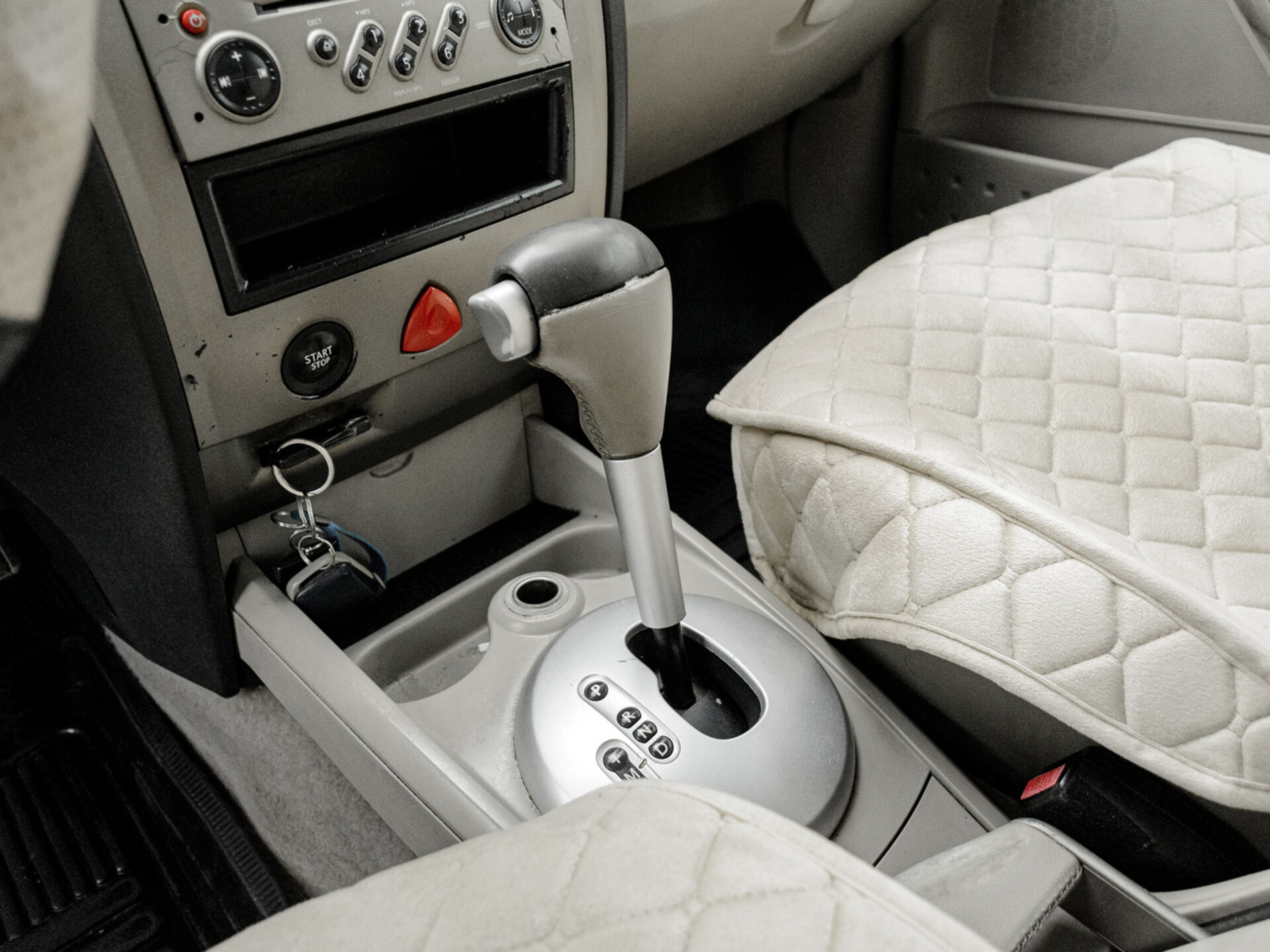 Купить Renault Megane 2.0 AT (136 л.с.), 2007 в Екатеренбурге