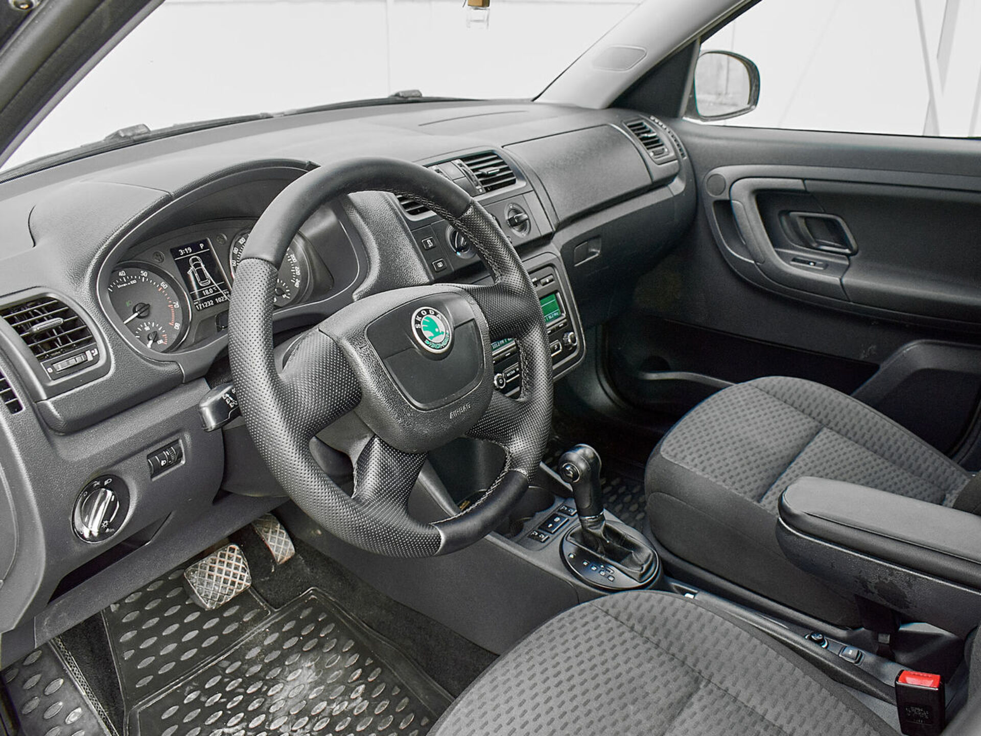Купить Skoda Roomster 1.6 AT (105 л.с.), 2011 в Екатеренбурге
