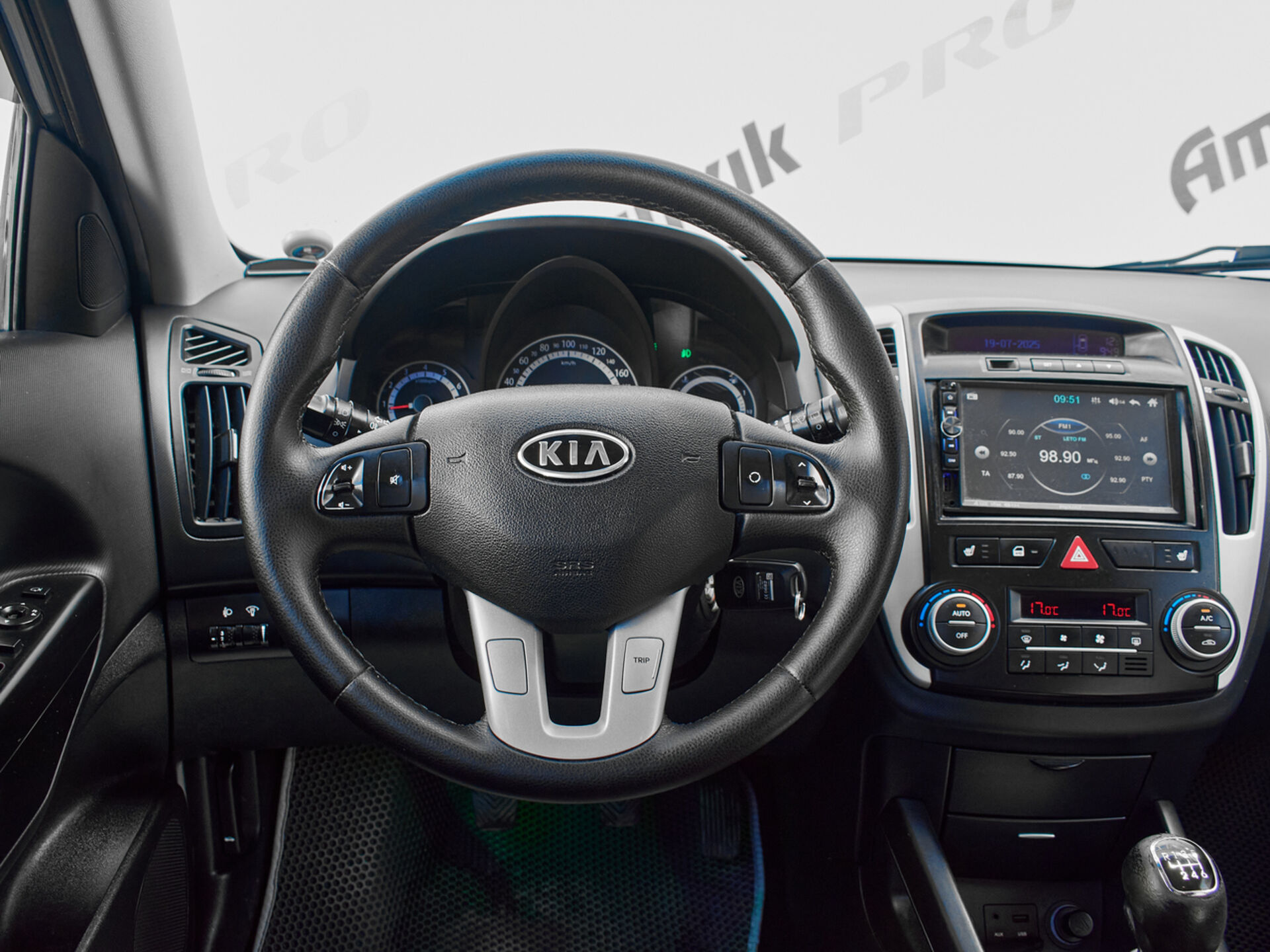 Купить Kia Ceed 1.6 MT (125 л.с.), 2011 в Екатеренбурге