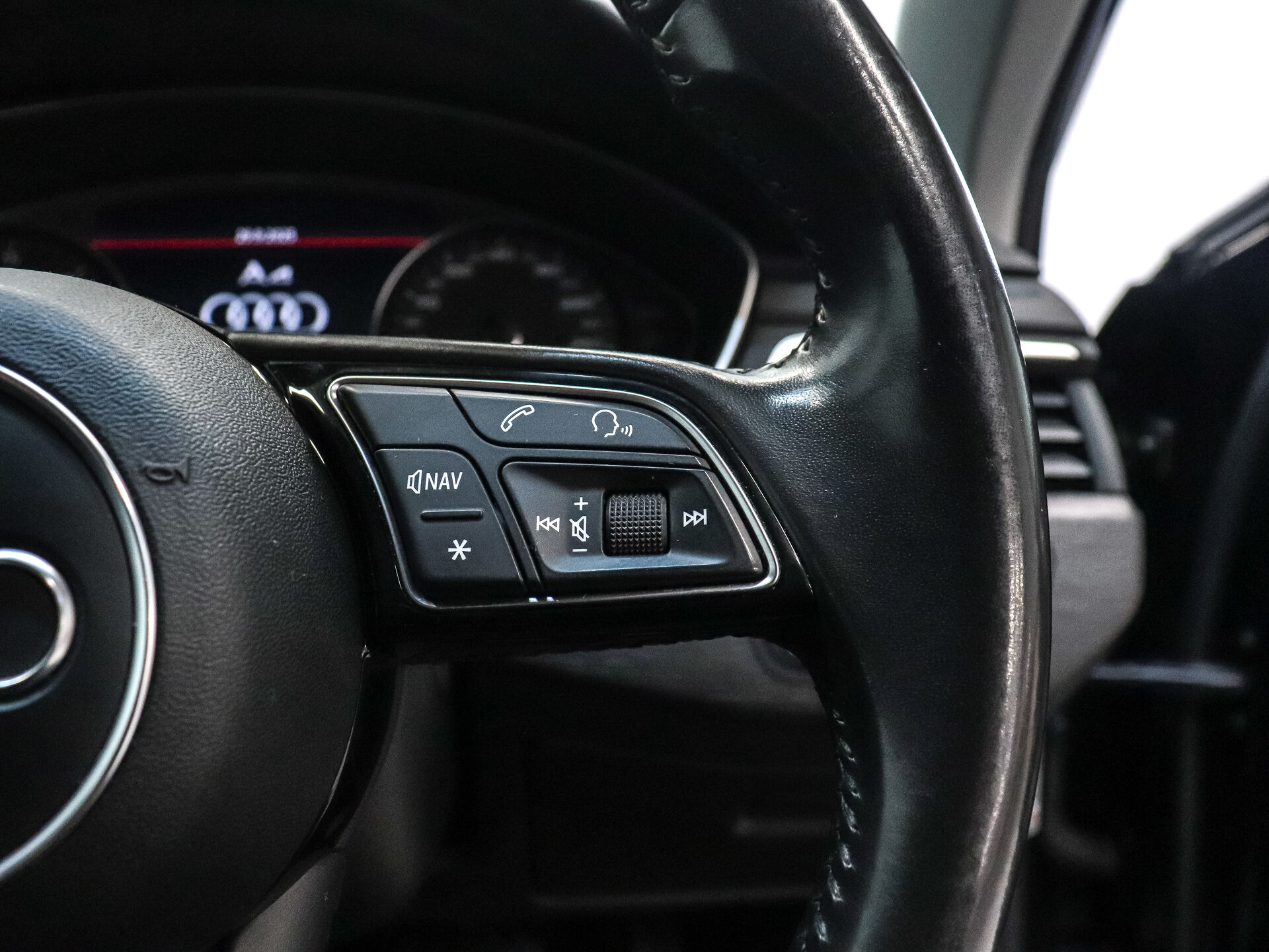 Audi A4 2017 14