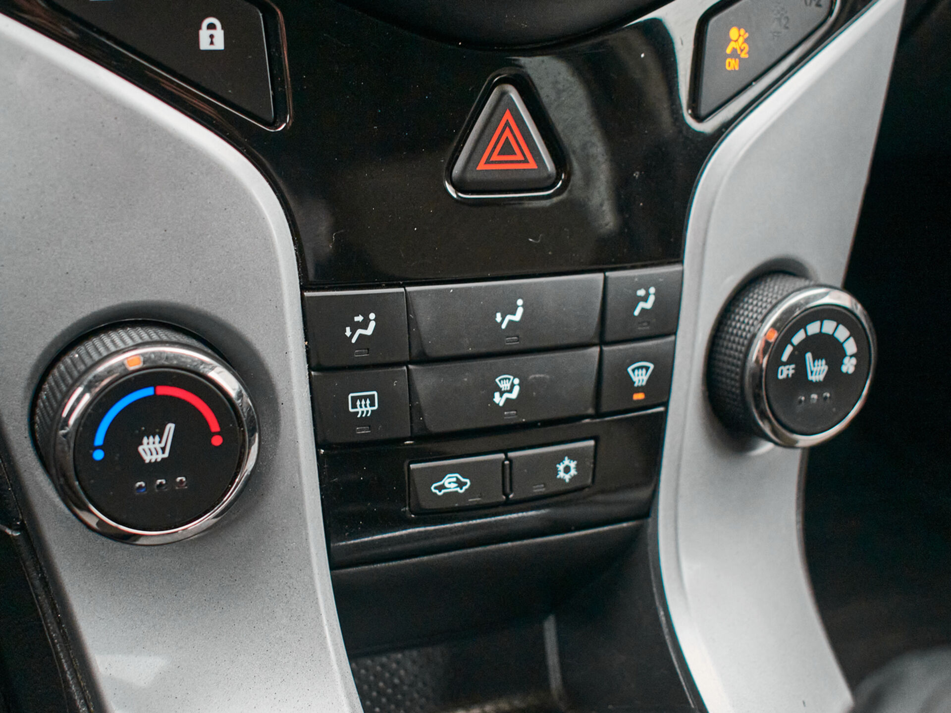 Купить Chevrolet Cruze 1.6 MT (109 л.с.), 2013 в Екатеренбурге