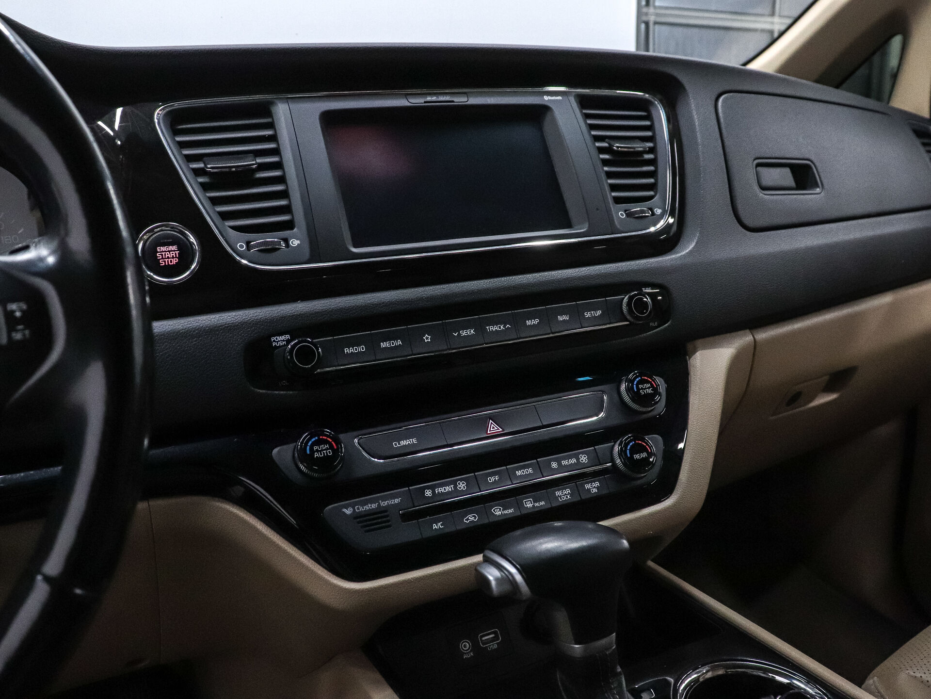 Kia Carnival 2019 17