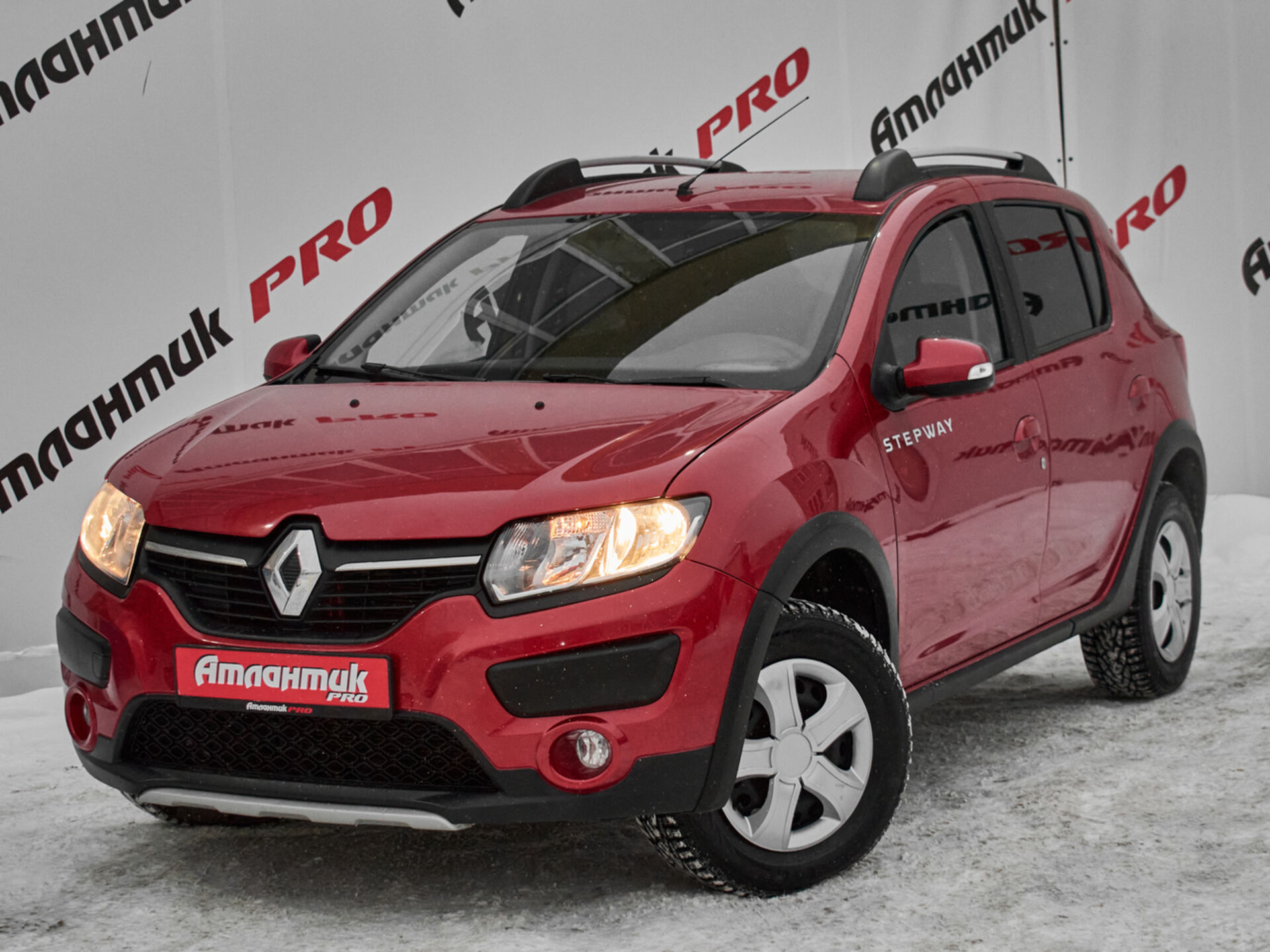 Купить Renault Sandero Stepway 1.6 AT (102 л.с.), 2018 в Екатеренбурге