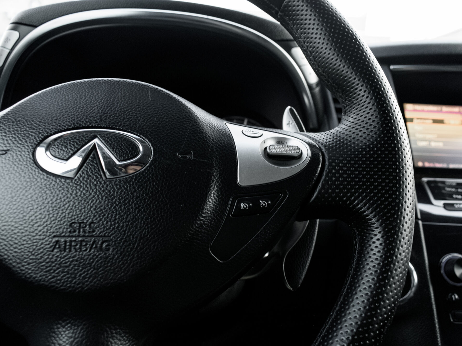 Купить Infiniti FX FX37 3.7 AT (333 л.с.) 4WD, 2010 в Екатеренбурге