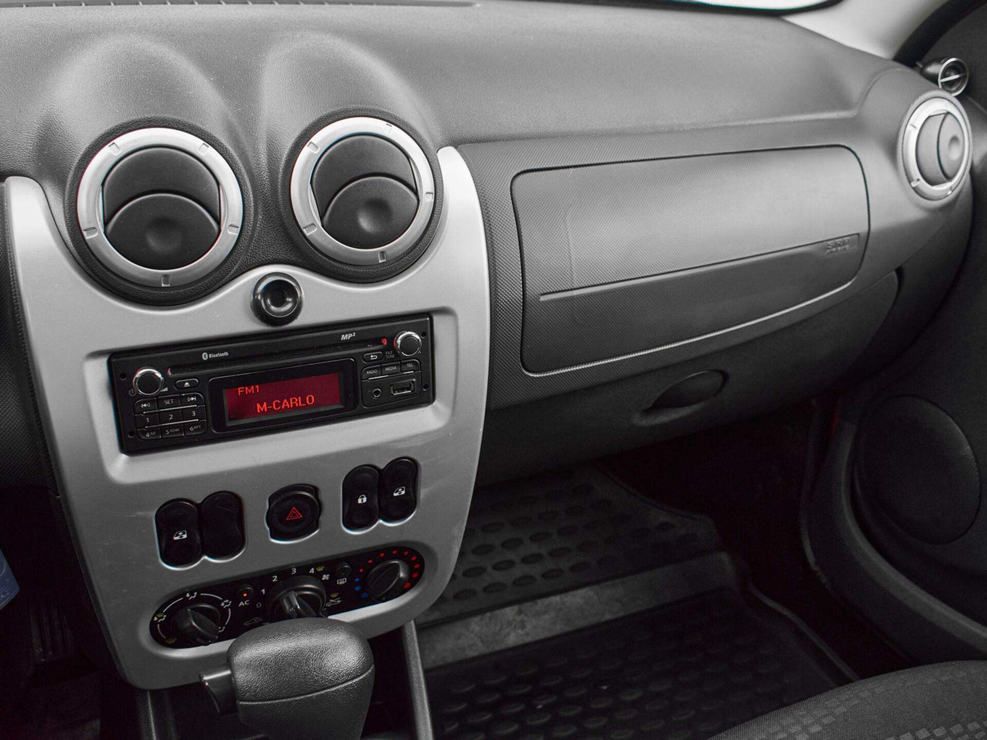 Купить Renault Sandero Stepway 1.6 AT (103 л.с.), 2013 в Екатеренбурге