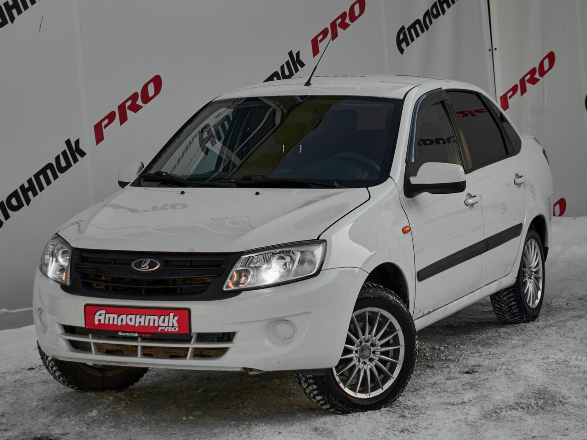 Купить Lada (ВАЗ) Granta 1.6 AT (98 л.с.), 2014 в Екатеренбурге