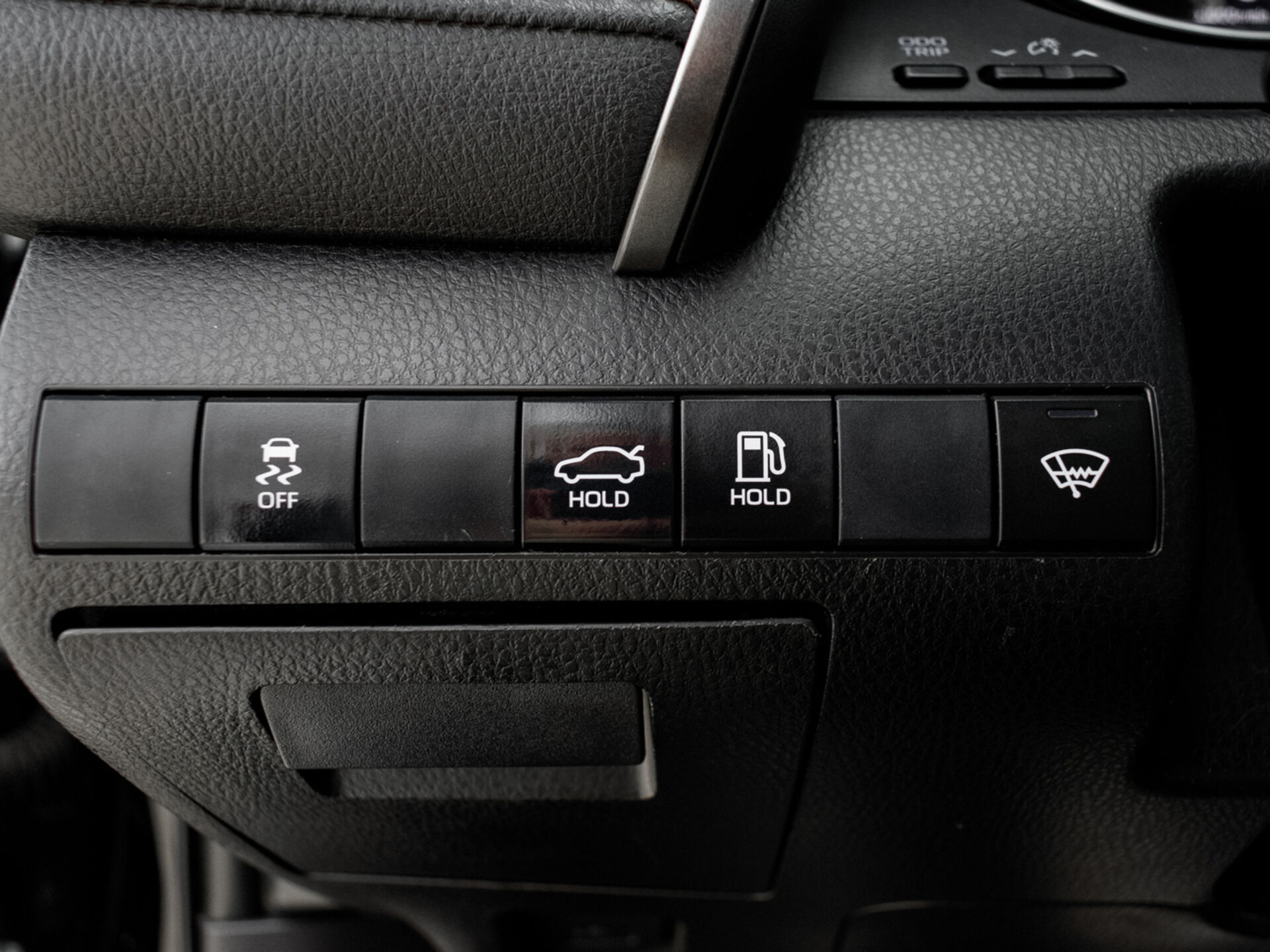 Купить Toyota Camry 2.5 AT (181 л.с.), 2019 в Екатеренбурге