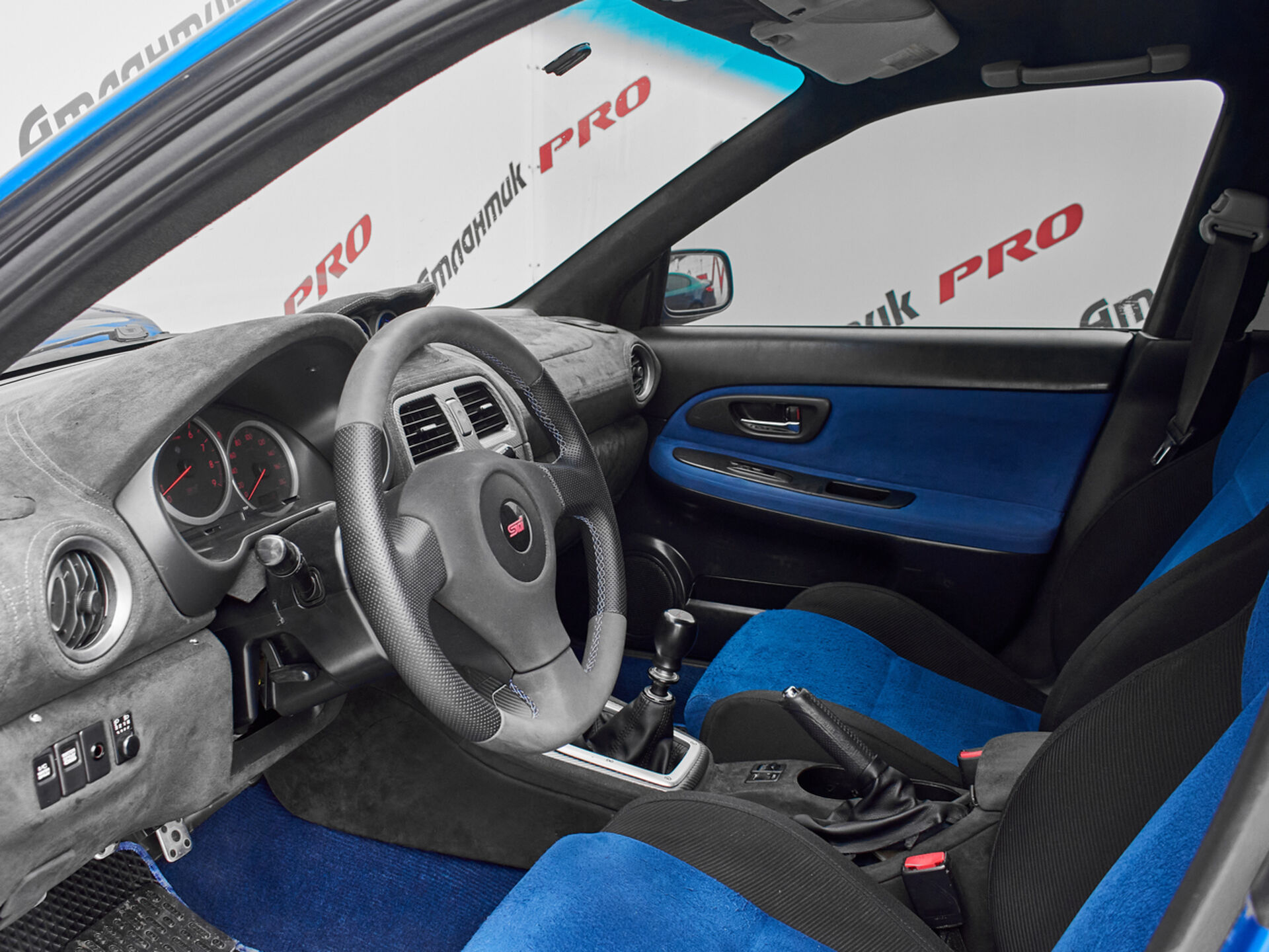 Купить Subaru Impreza WRX STi 2.0 MT (280 л.с.) 4WD, 2004 в Екатеренбурге