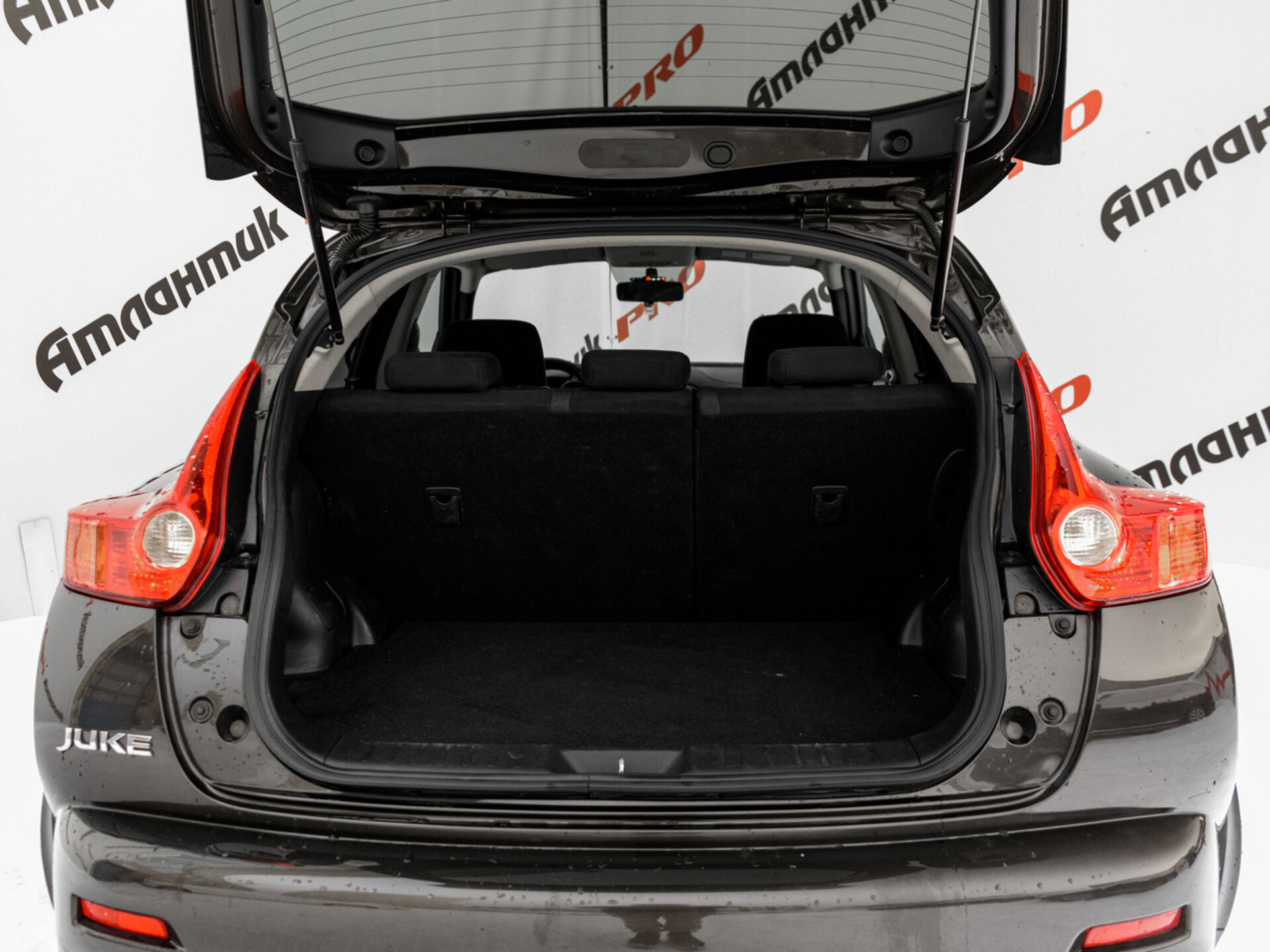 Купить Nissan Juke 1.6 CVT (117 л.с.), 2013 в Екатеренбурге