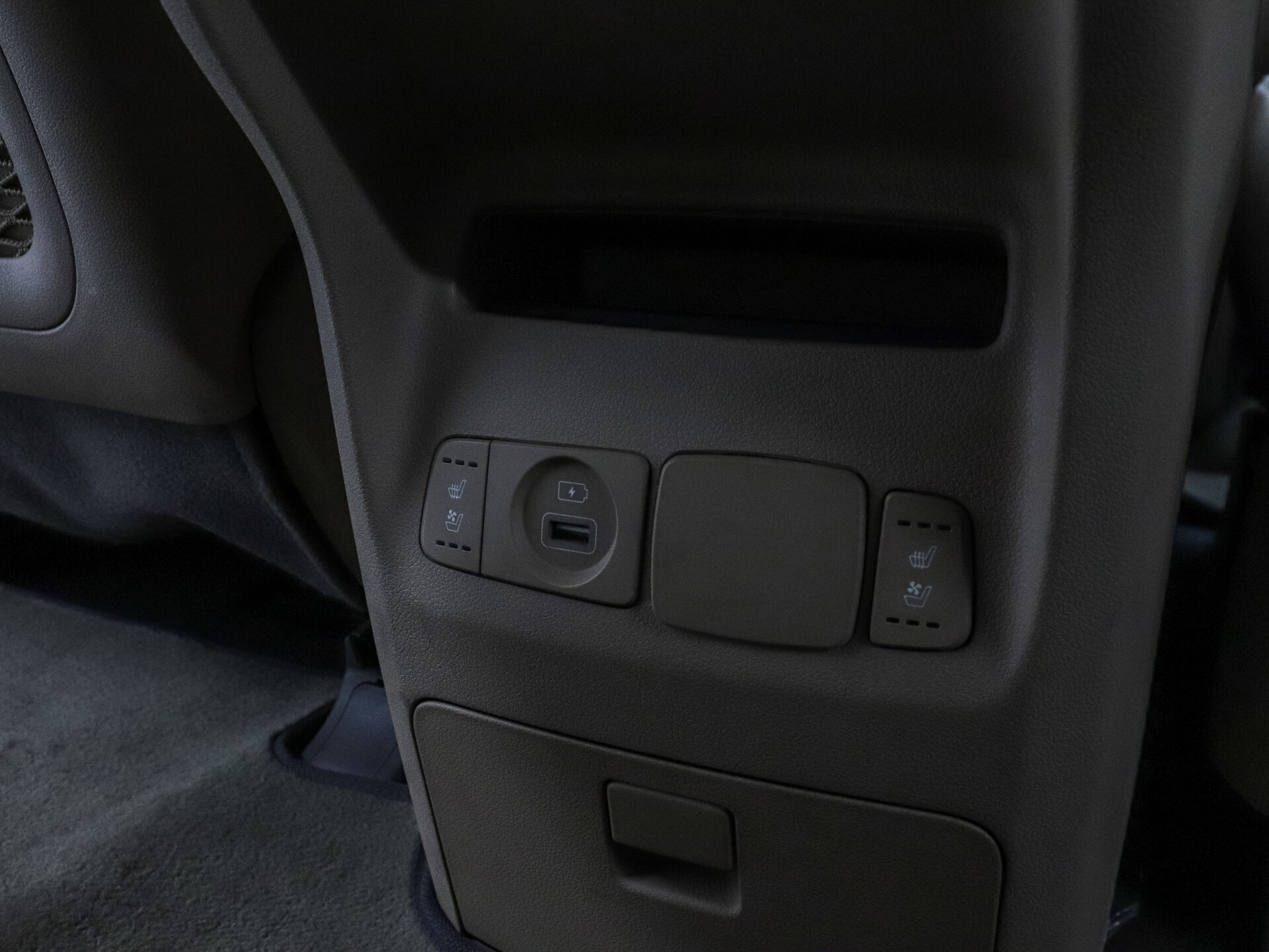 Kia Carnival 2019 25