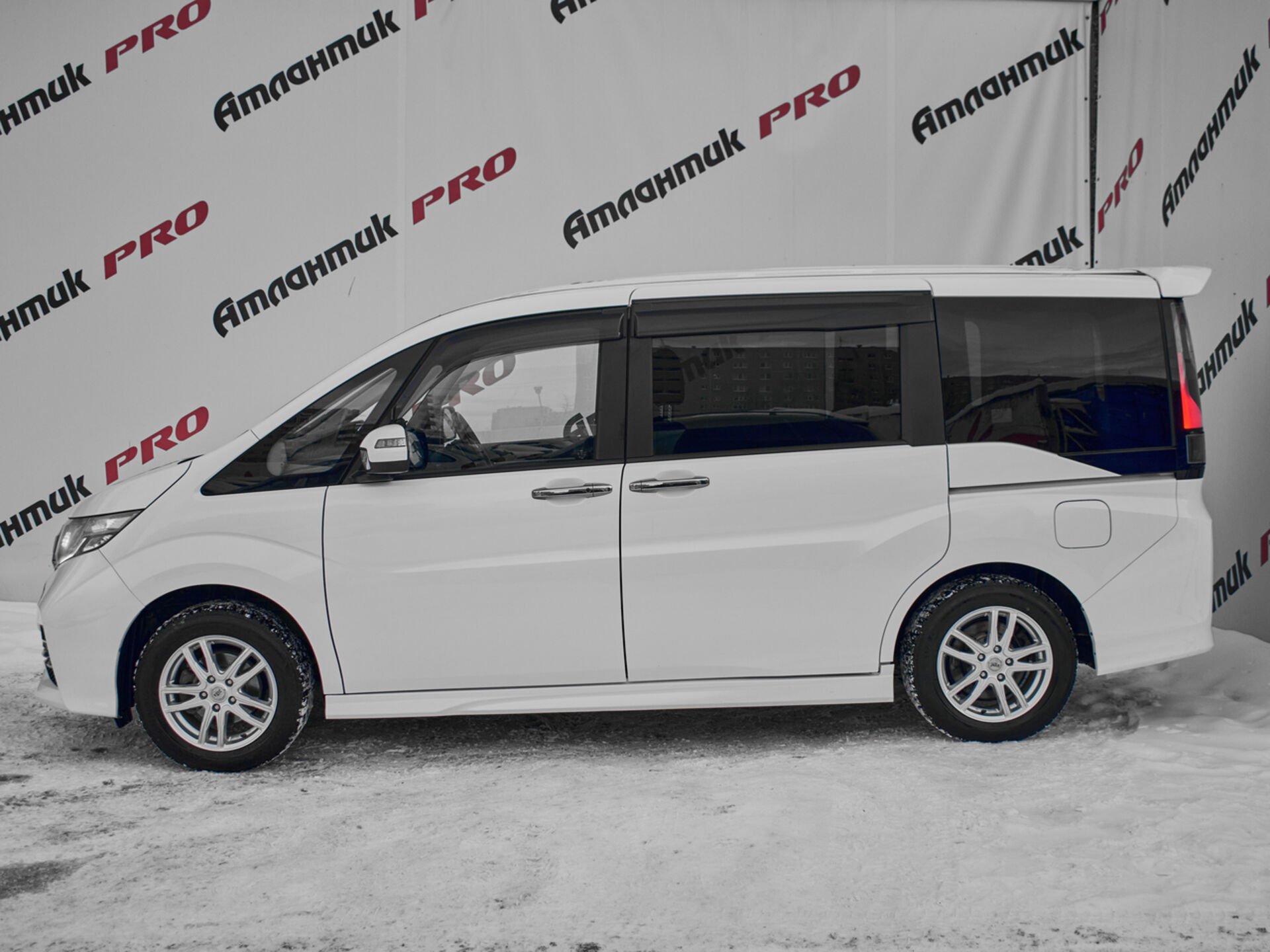 Купить Honda Stepwgn Spada 1.5 CVT (150 л.с.) 4WD, 2016 в Екатеренбурге