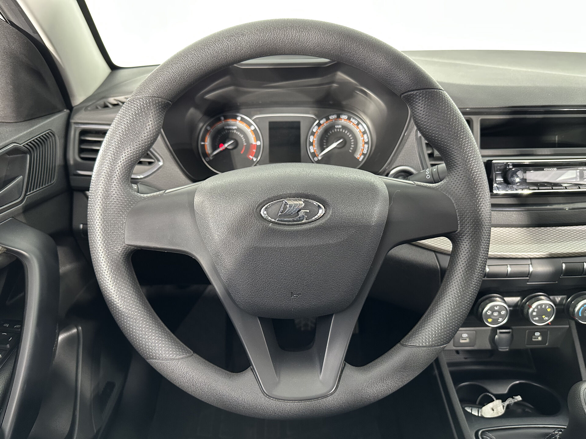 Lada Vesta Life 2023 г.в., 27 000 км.