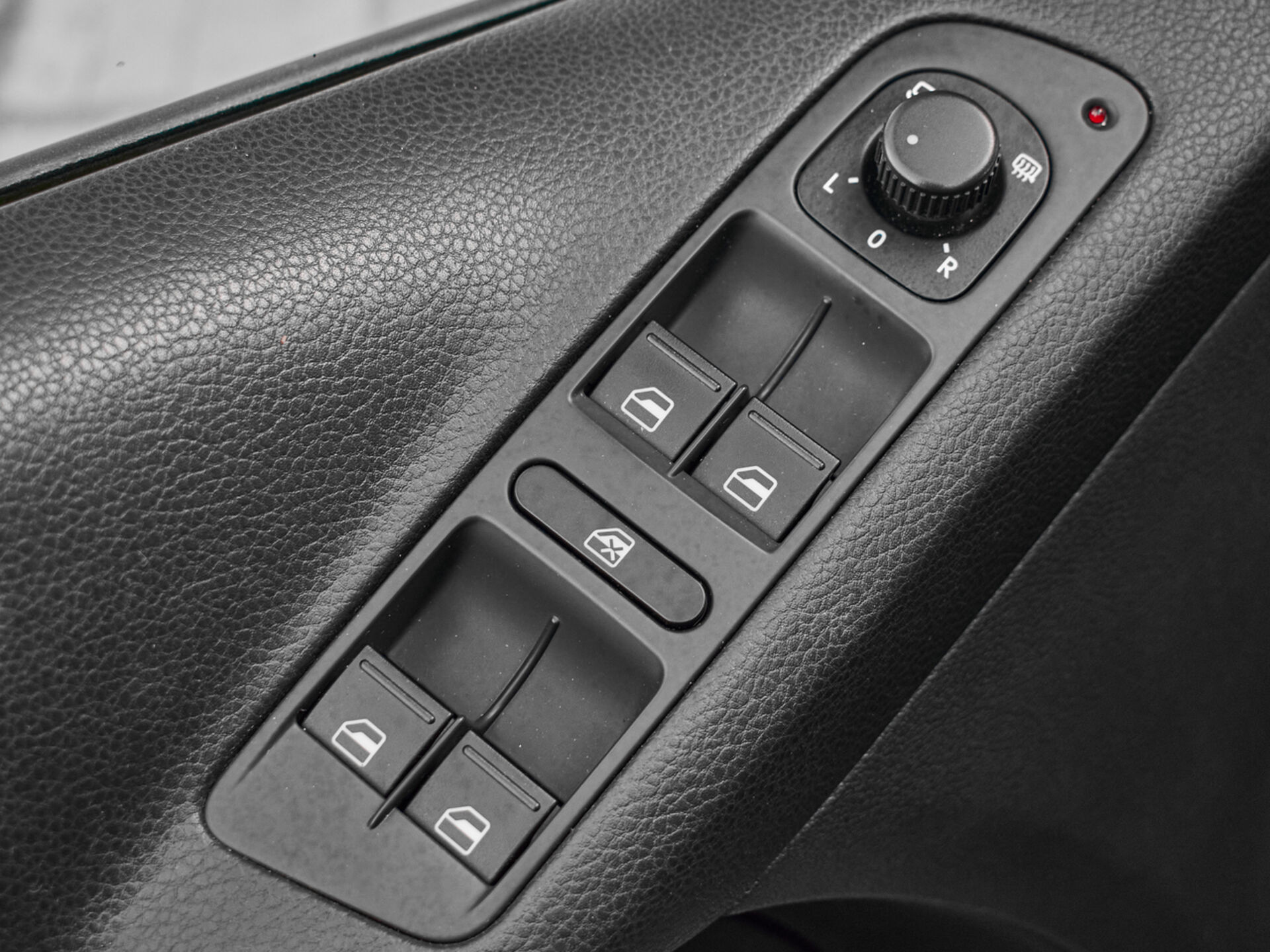 Купить Volkswagen Tiguan 2.0 AT (170 л.с.) 4WD, 2013 в Екатеренбурге