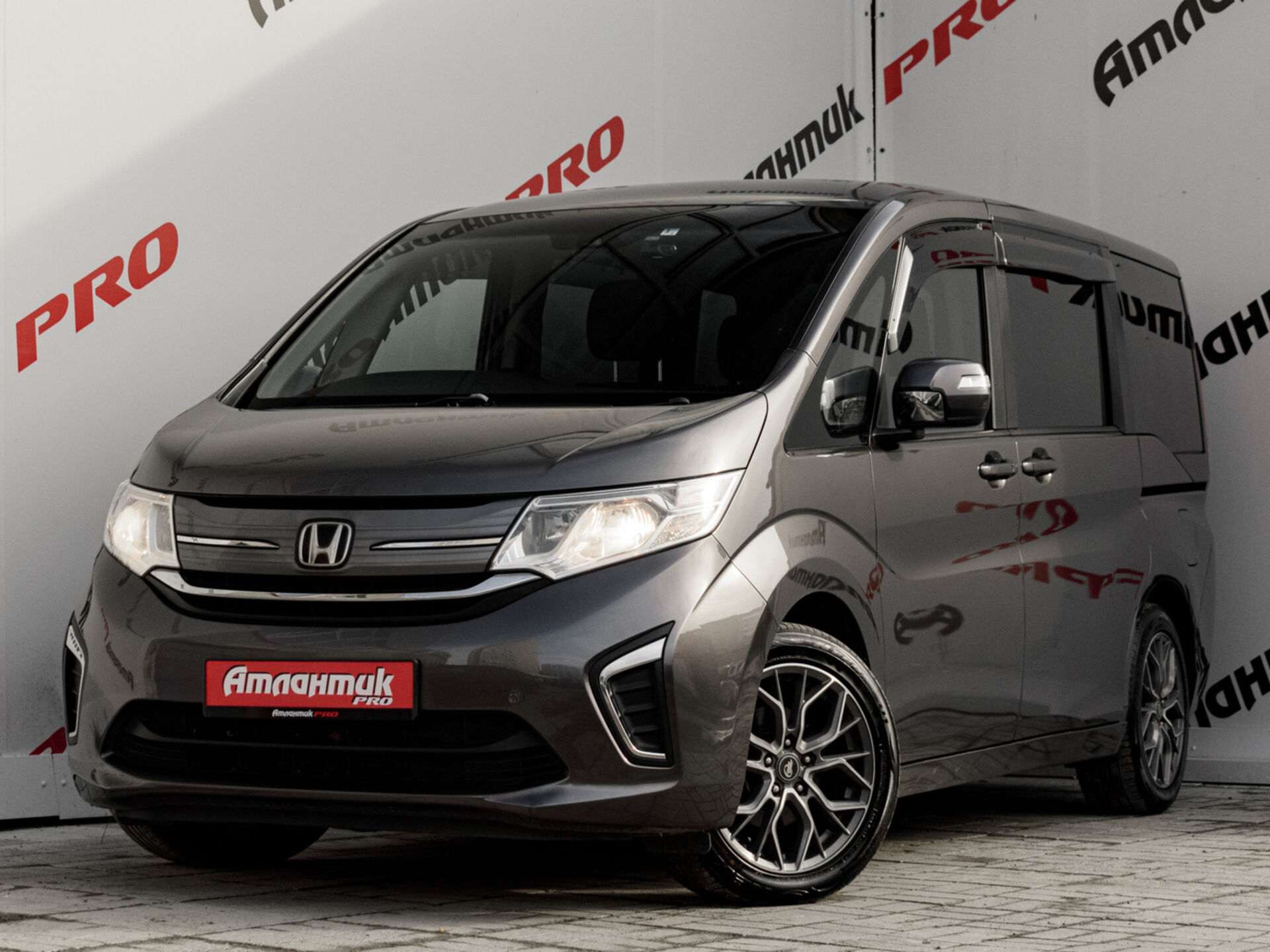 Купить Honda Stepwgn Spada 1.5 CVT (150 л.с.), 2018 в Екатеренбурге