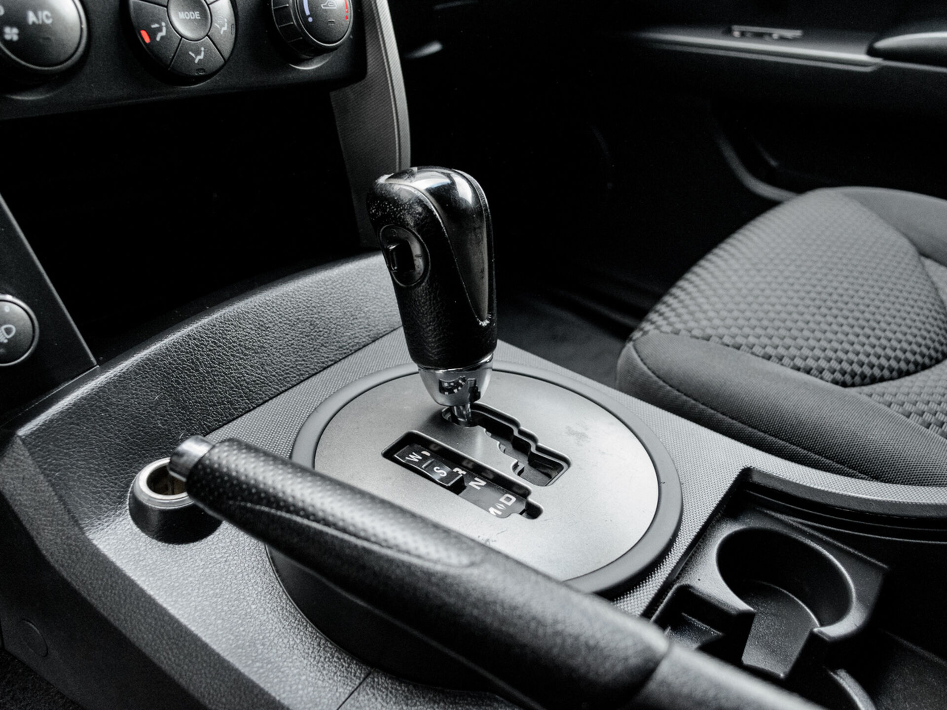 Купить SsangYong Kyron 6-speed 2.3 AT (150 л.с.) 4WD, 2013 в Екатеренбурге