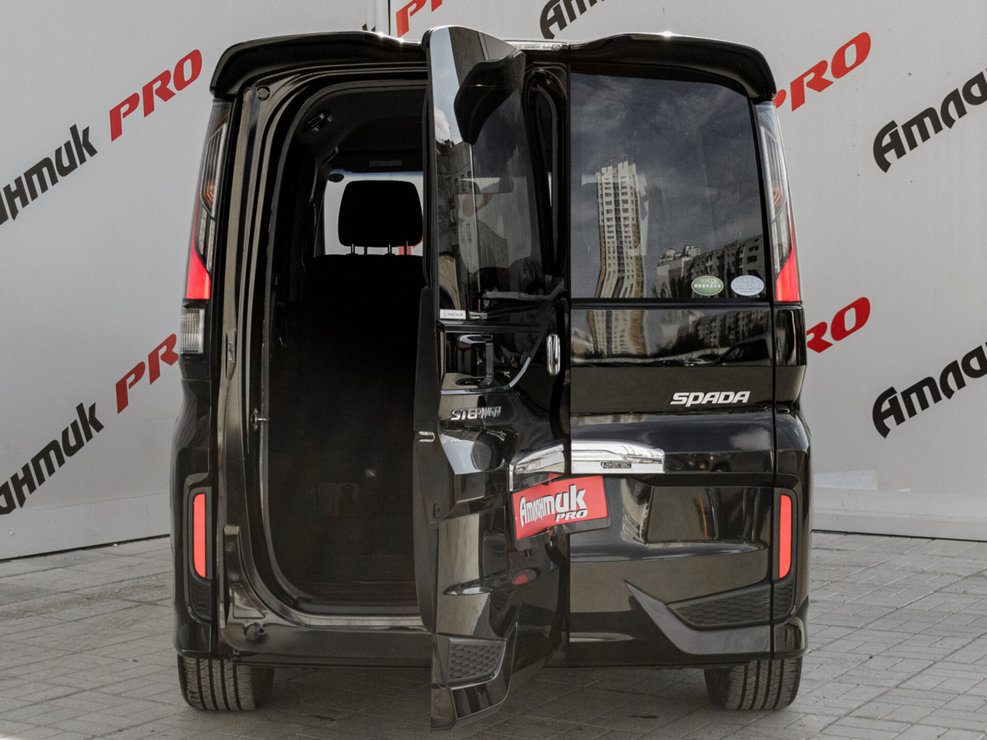 Купить Honda Stepwgn Spada 1.5 CVT (150 л.с.), 2015 в Екатеренбурге