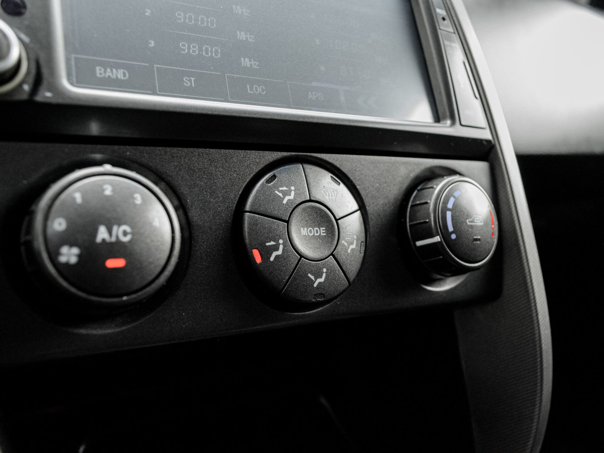 Купить SsangYong Kyron 6-speed 2.3 AT (150 л.с.) 4WD, 2013 в Екатеренбурге
