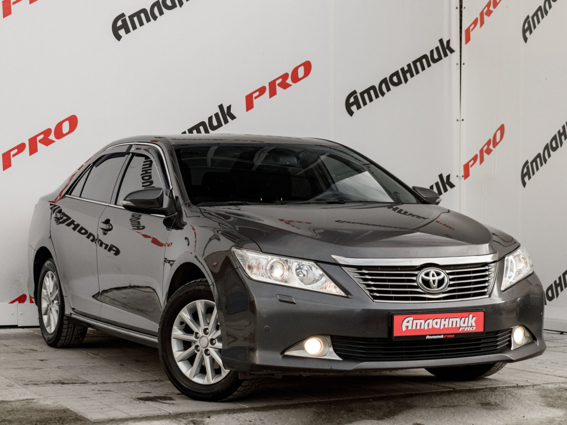 Купить Toyota Camry 2.5 AT (181 л.с.), 2013 в Екатеренбурге