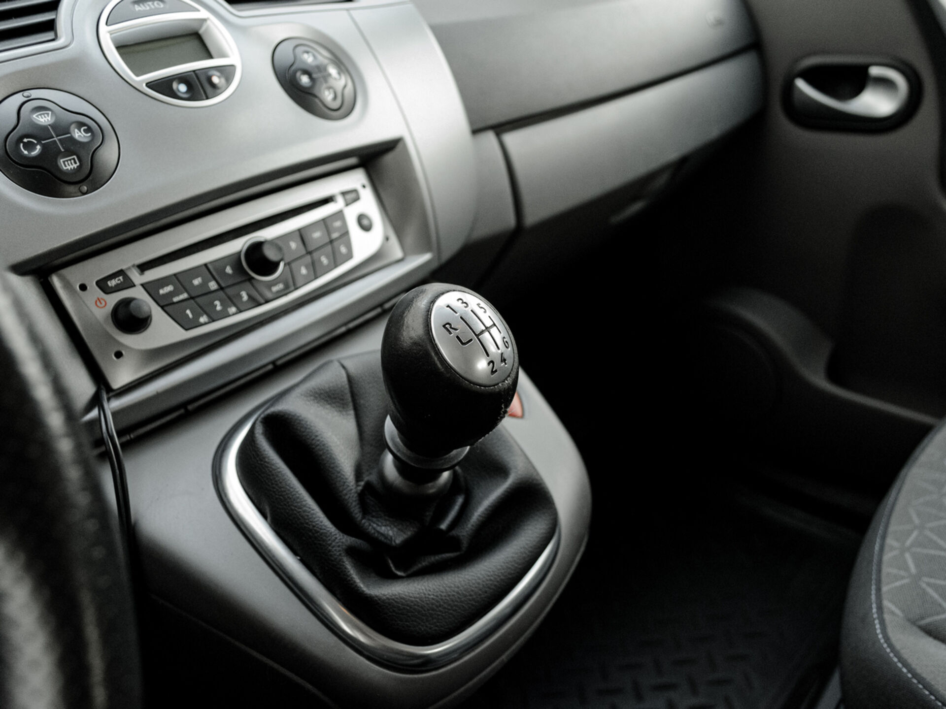 Купить Renault Scenic 1.5d MT (105 л.с.), 2008 в Екатеренбурге