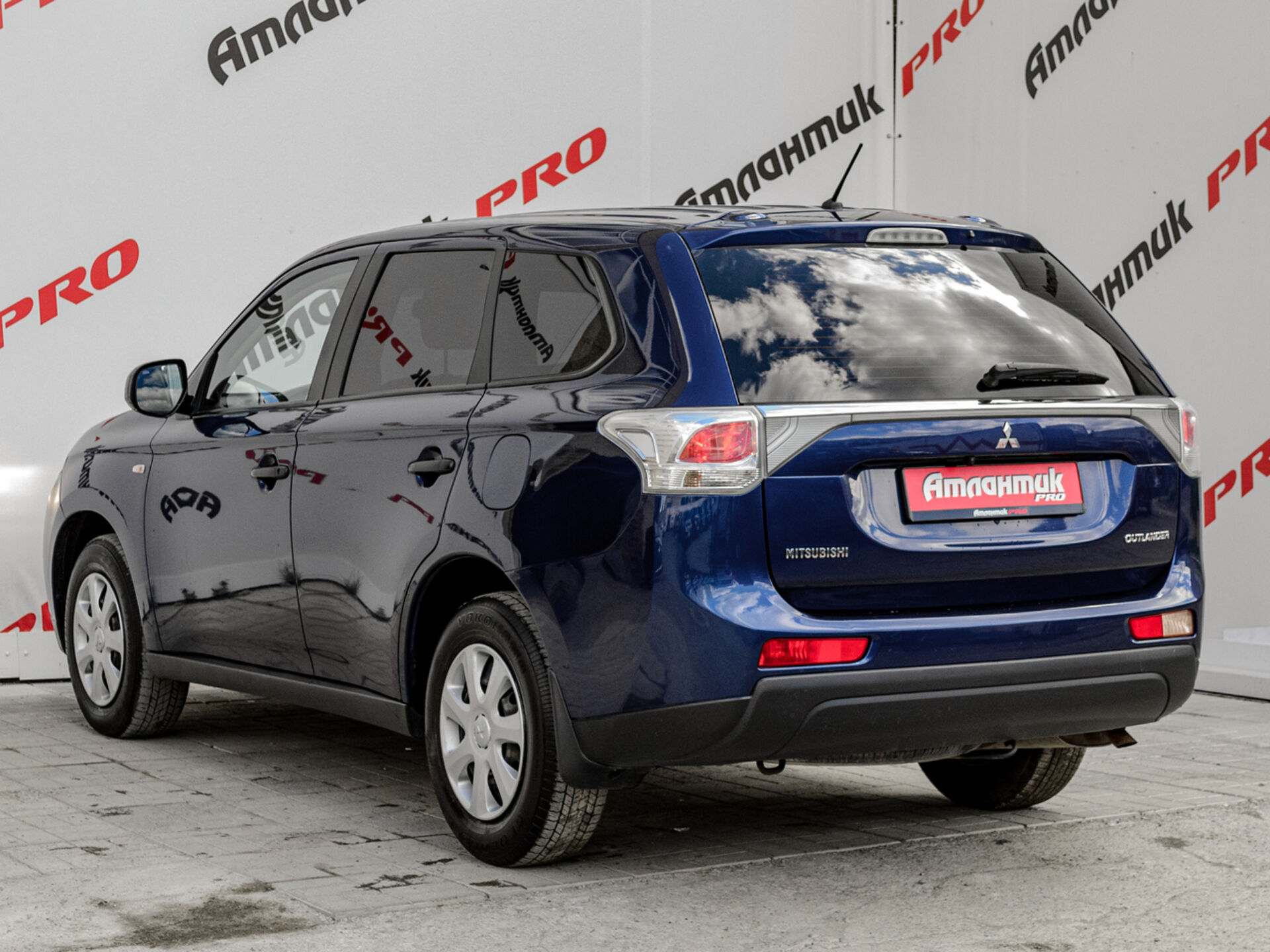 Купить Mitsubishi Outlander 2.0 CVT (146 л.с.), 2014 в Екатеренбурге