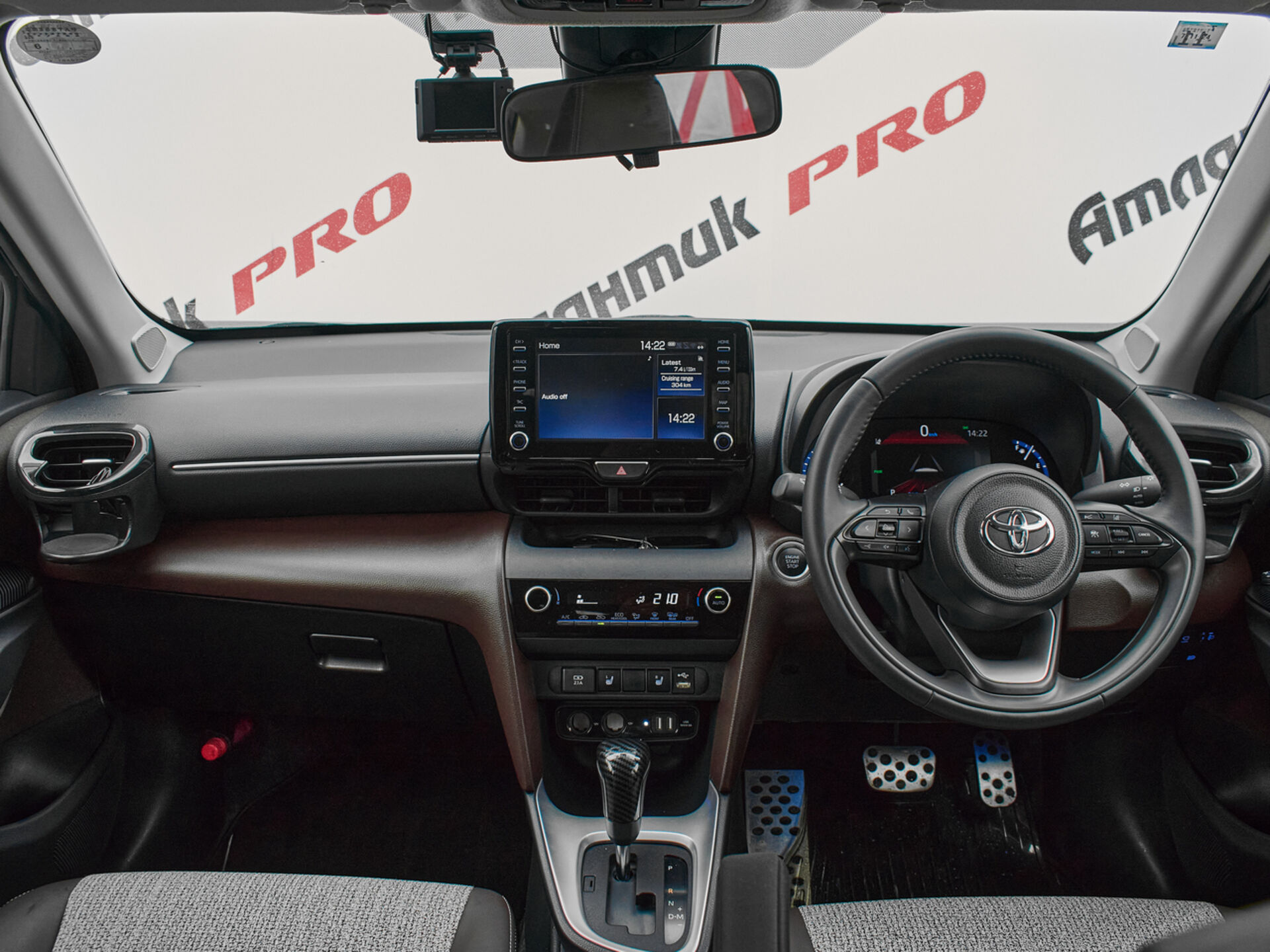Купить Toyota Yaris Cross 1.5 CVT (120 л.с.), 2020 в Екатеренбурге