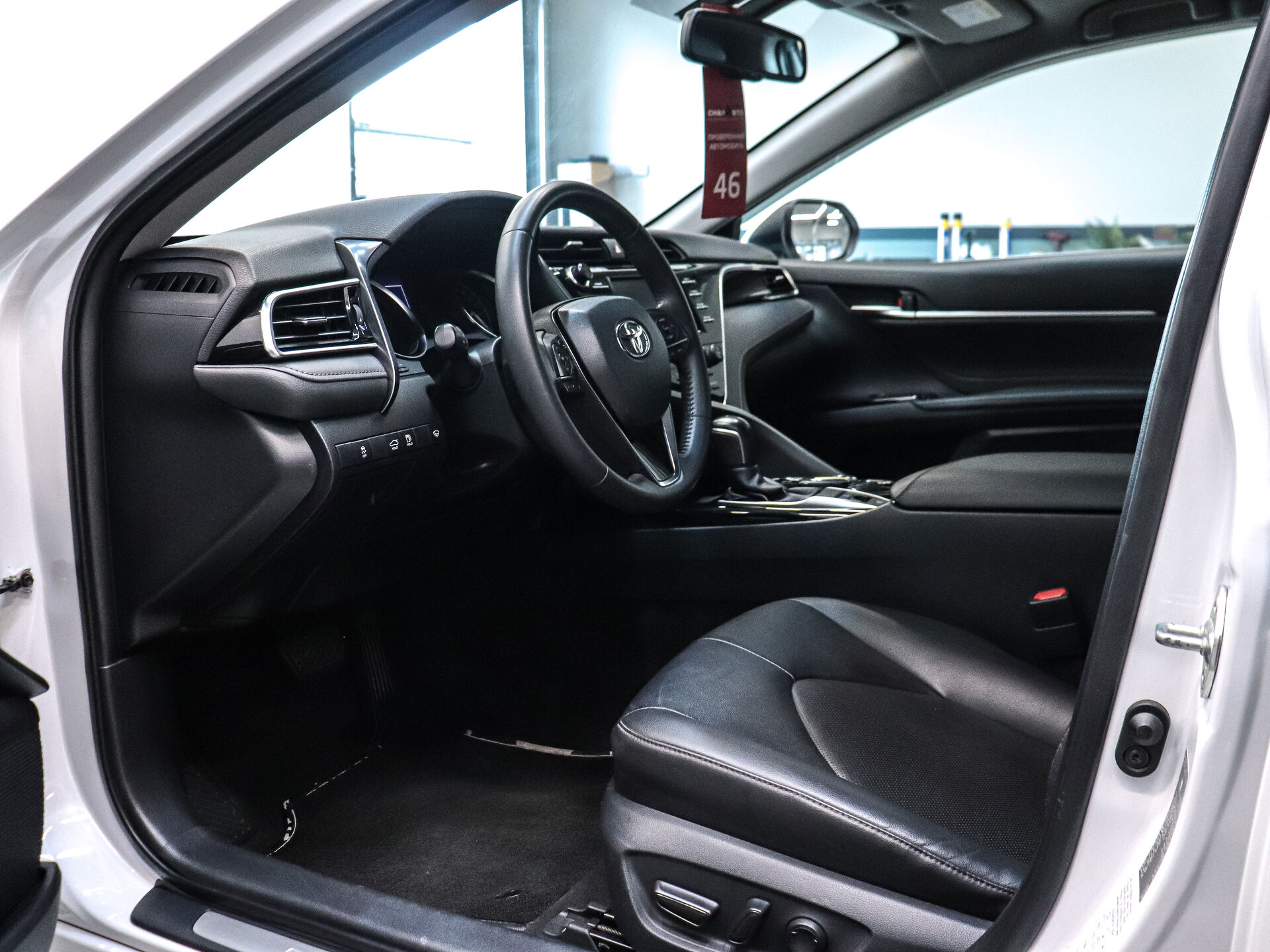 Toyota Camry 2020 10