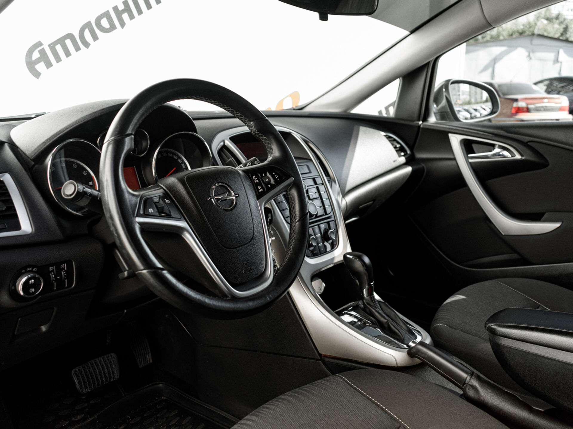 Купить Opel Astra 1.6 AT (115 л.с.), 2010 в Екатеренбурге