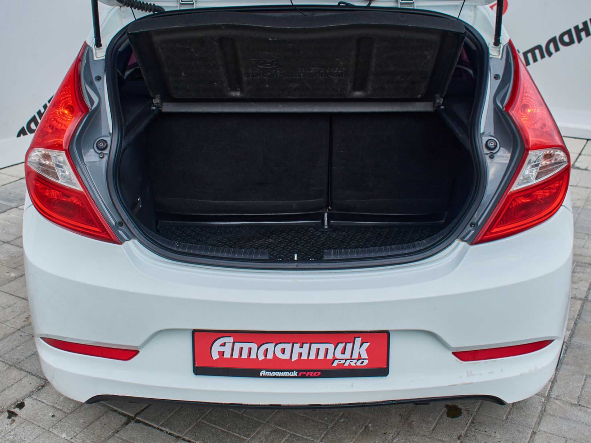 Купить Hyundai Solaris 1.6 MT (123 л.с.), 2016 в Екатеренбурге