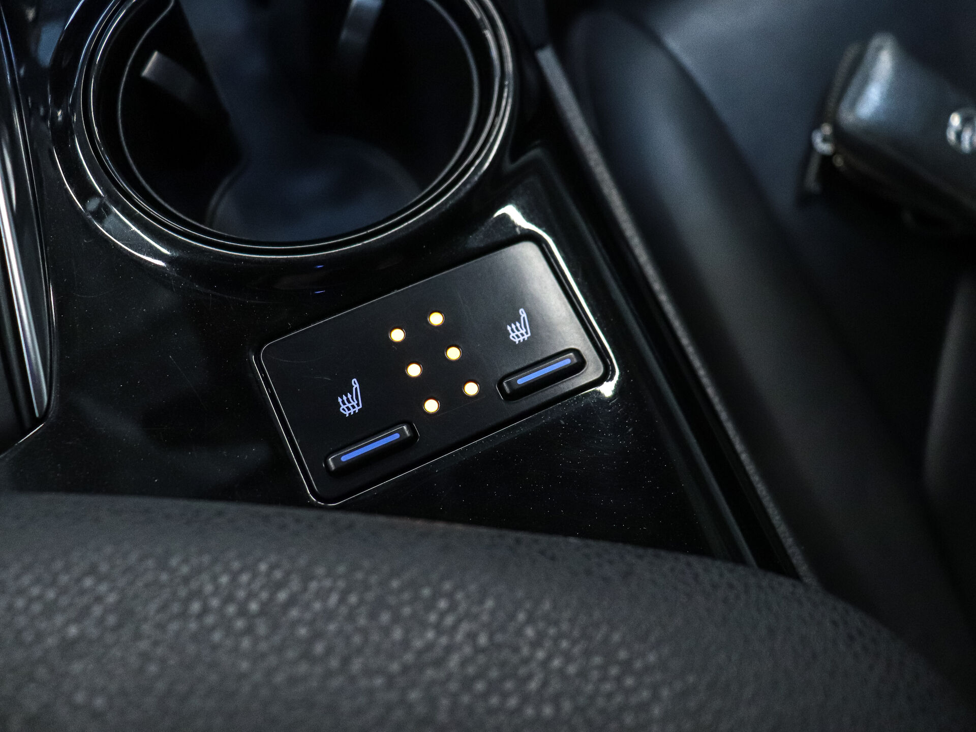 Toyota Camry 2020 16