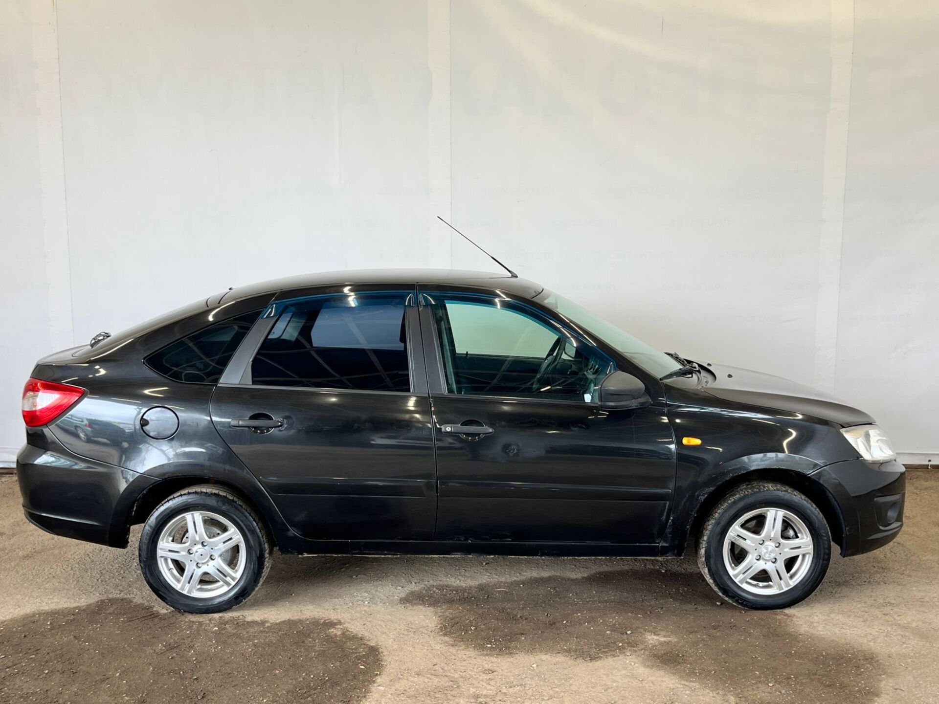 Lada Granta None 2015 г.в., 140 000 км.