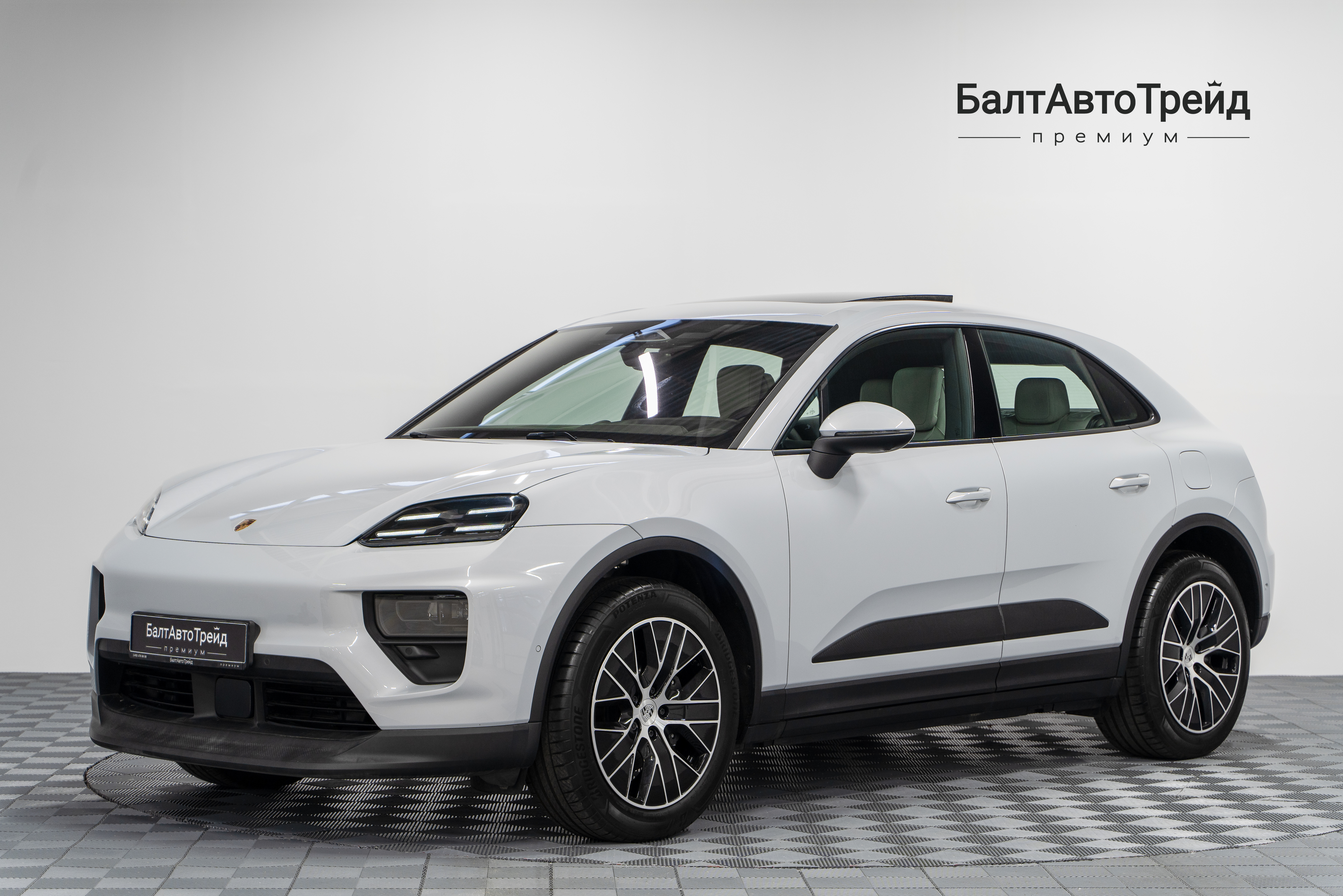 Купить авто с пробегом Porsche Macan Electro AT (265 кВт) в БалтАвтоТрейд-М