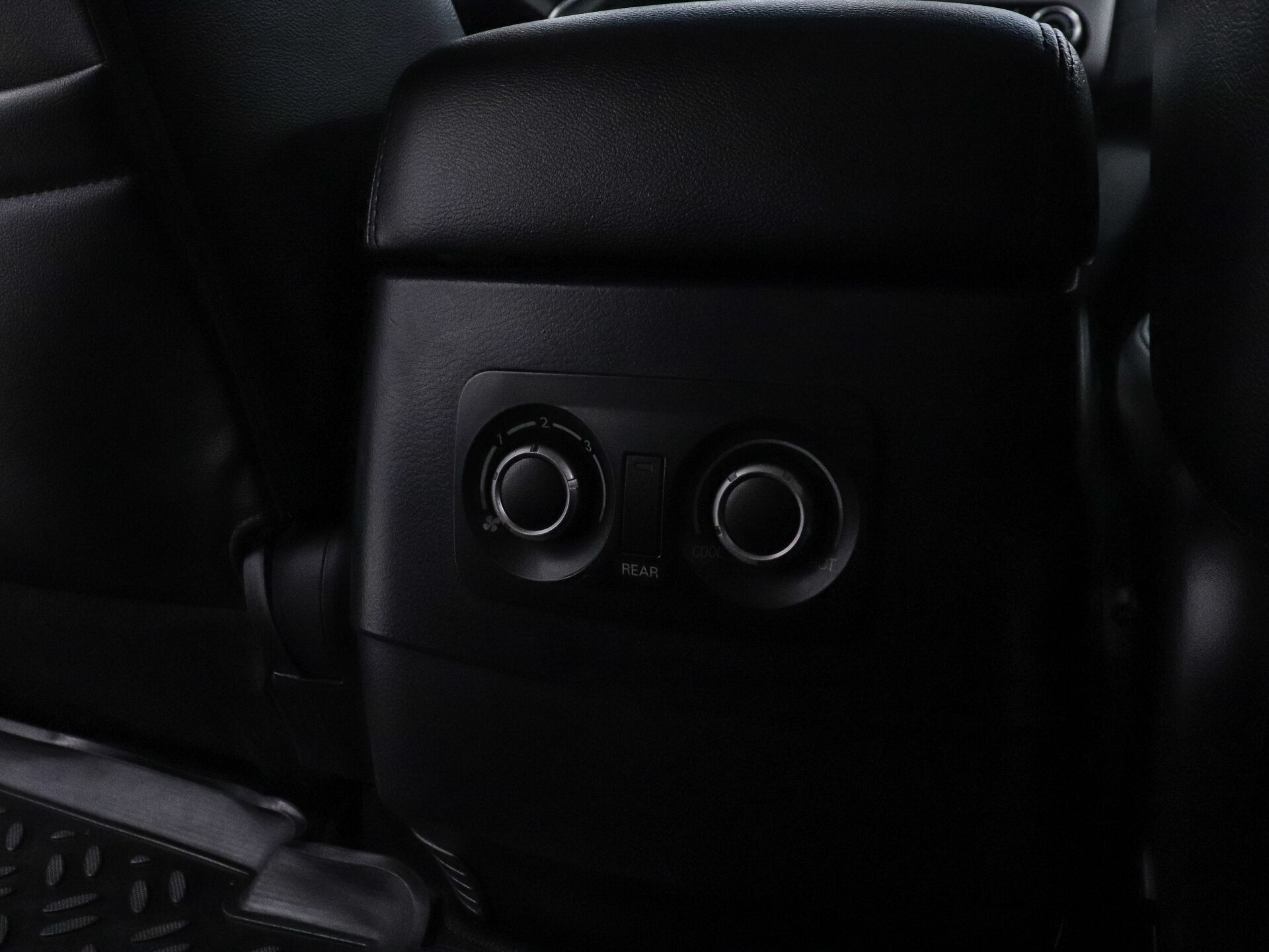 Mitsubishi Pajero 2010 22