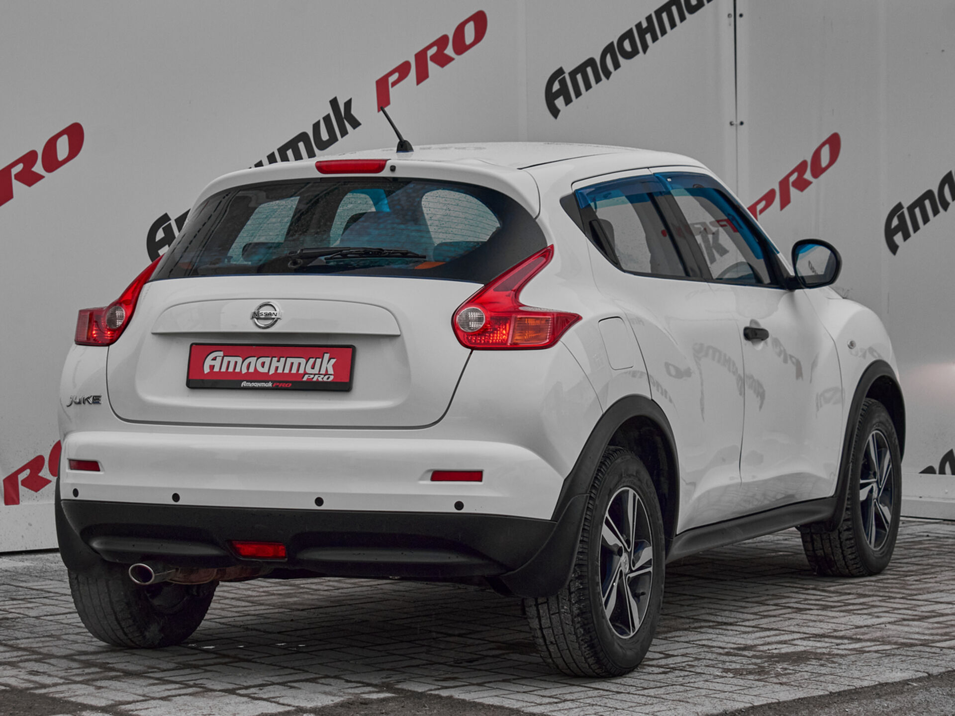 Купить Nissan Juke 1.6 CVT (117 л.с.), 2014 в Екатеренбурге