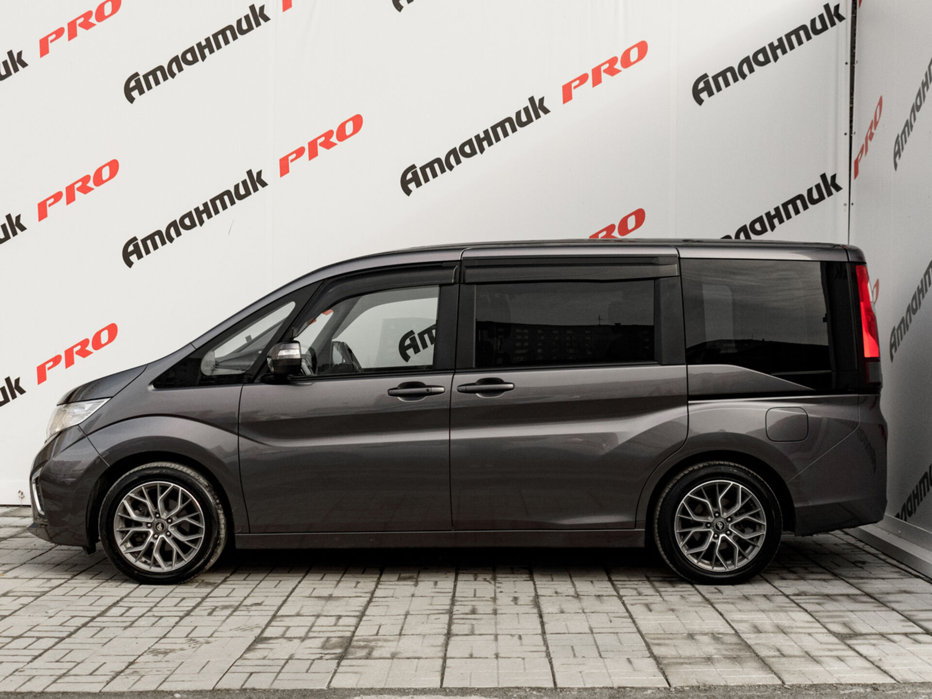 Купить Honda Stepwgn Spada 1.5 CVT (150 л.с.), 2018 в Екатеренбурге