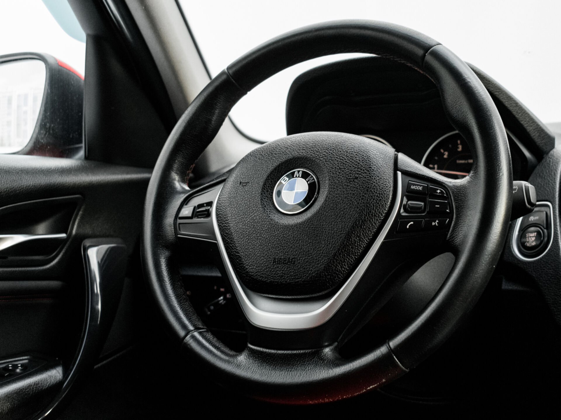 Купить BMW 1 серии 118i 1.6 AT (170 л.с.), 2011 в Екатеренбурге