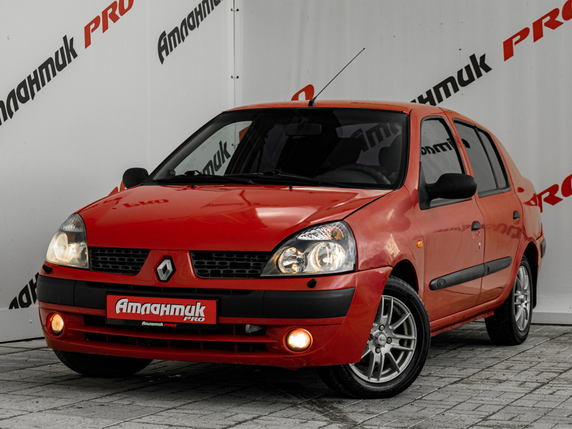 Купить Renault Symbol 1.4 MT (75 л.с.), 2002 в Екатеренбурге