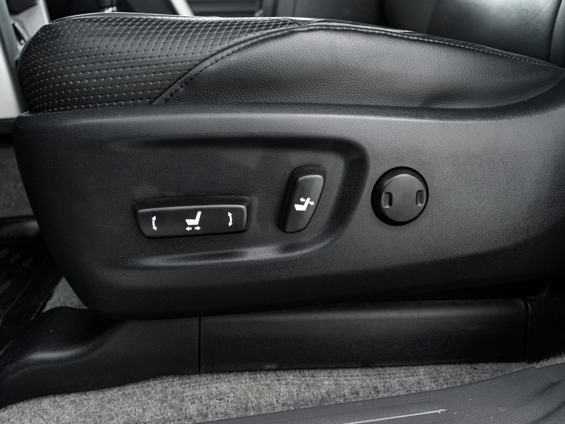 Купить Toyota Land Cruiser Prado 4.0 AT (282 л.с.) 4WD, 2010 в Екатеренбурге