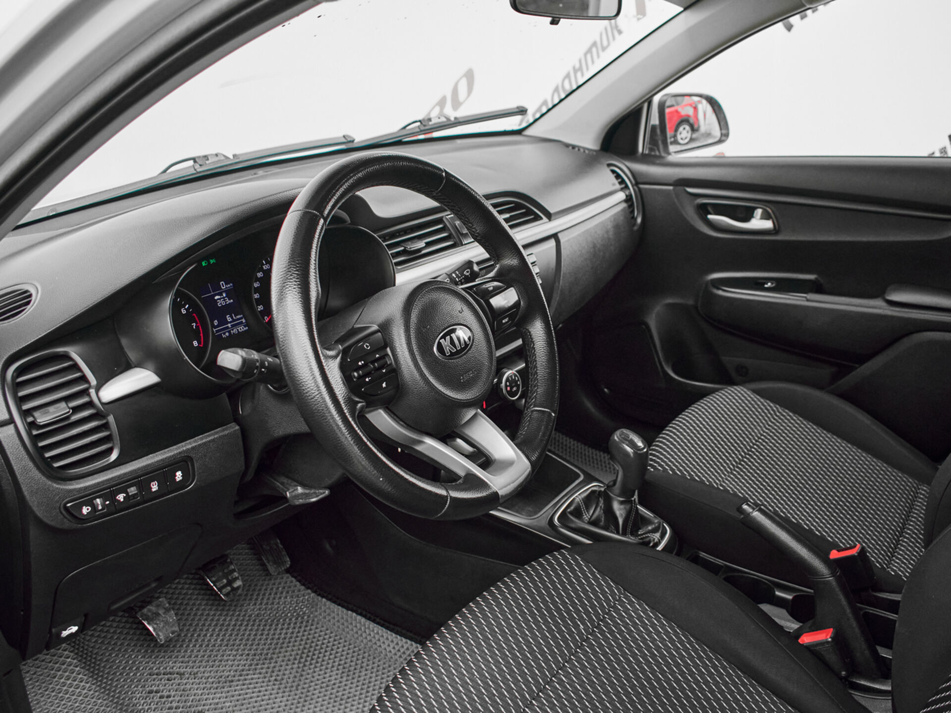 Купить Kia Rio 1.4 MT (100 л.с.), 2017 в Екатеренбурге