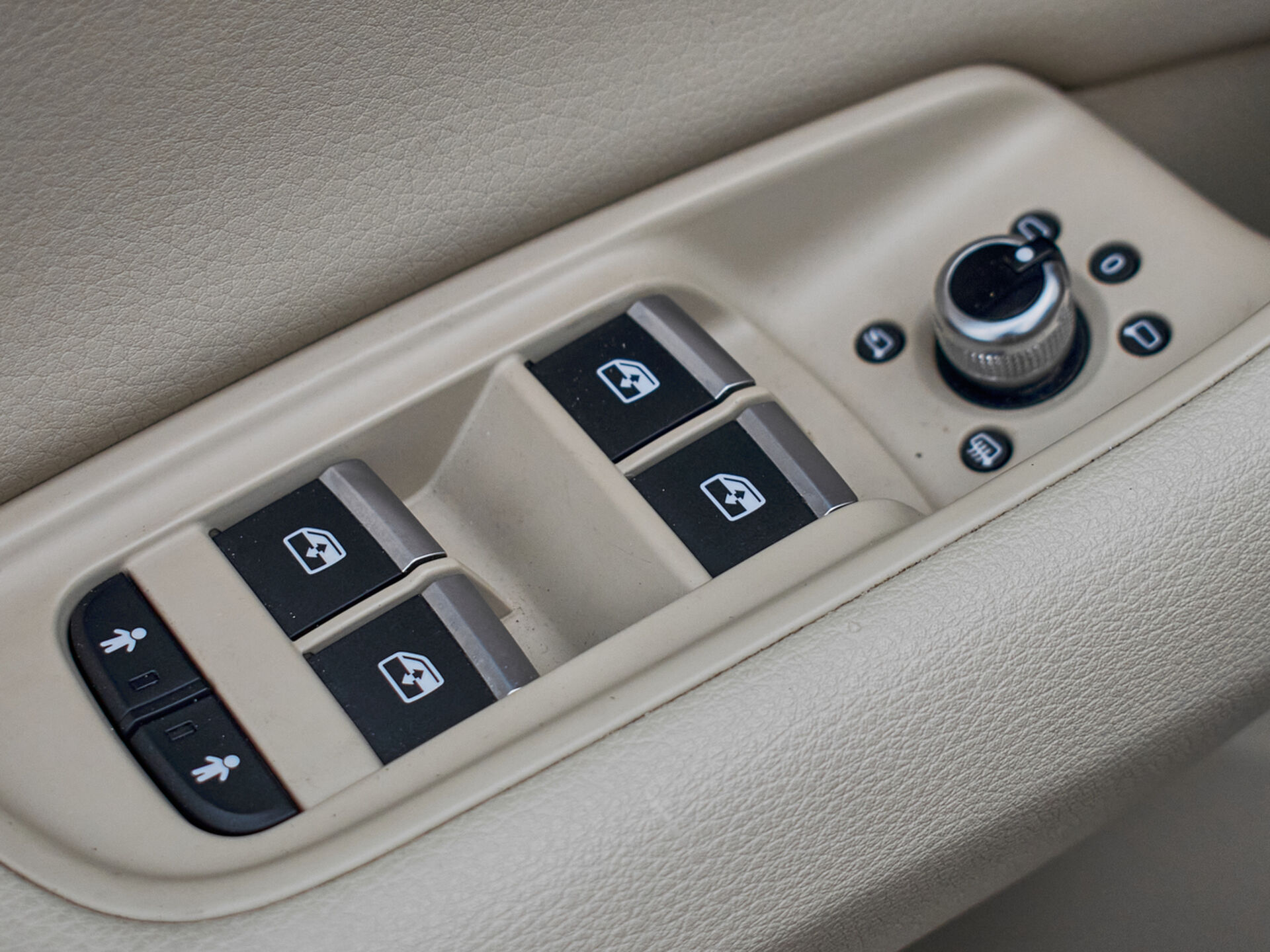 Купить Audi Q7 3.0d AT (249 л.с.) 4WD, 2016 в Екатеренбурге