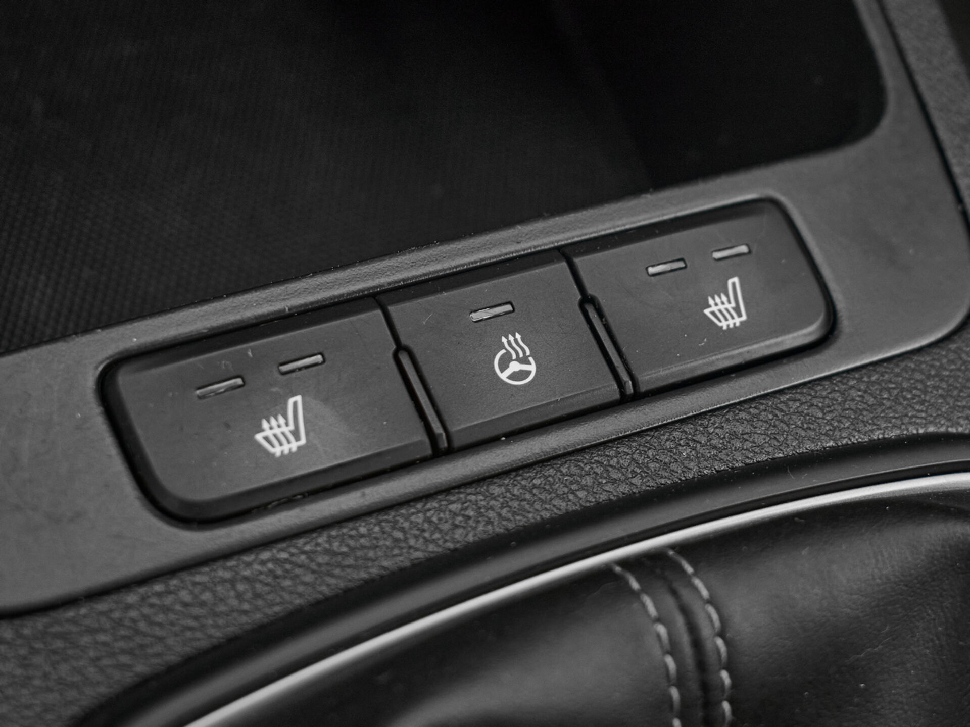 Купить Kia Rio X-Line 1.4 MT (100 л.с.), 2020 в Екатеренбурге