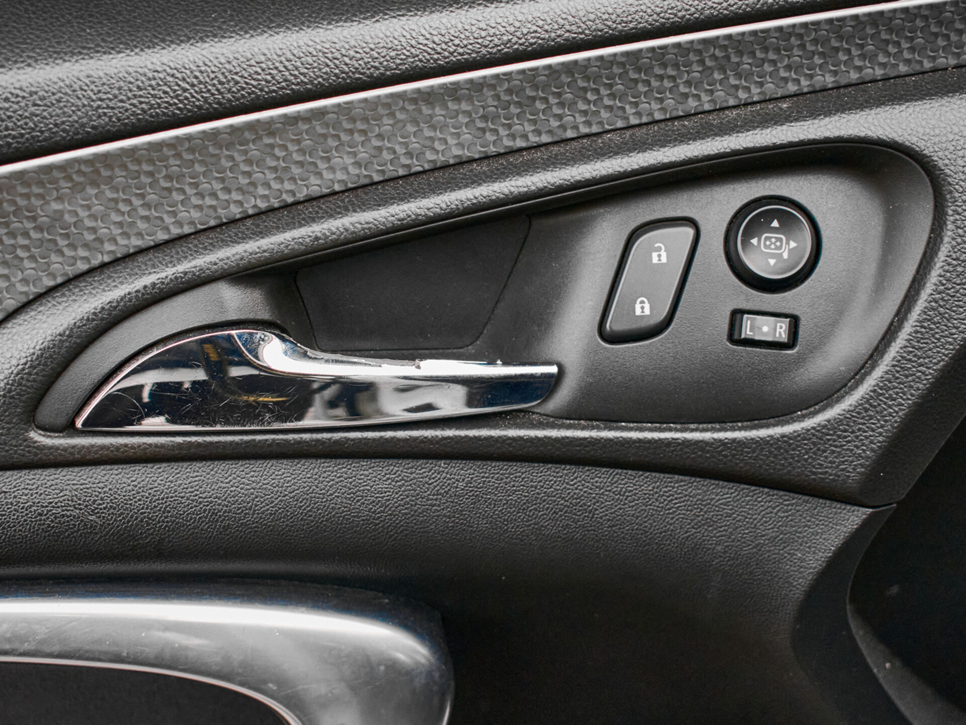 Купить Opel Insignia 1.6 AT (170 л.с.), 2014 в Екатеренбурге