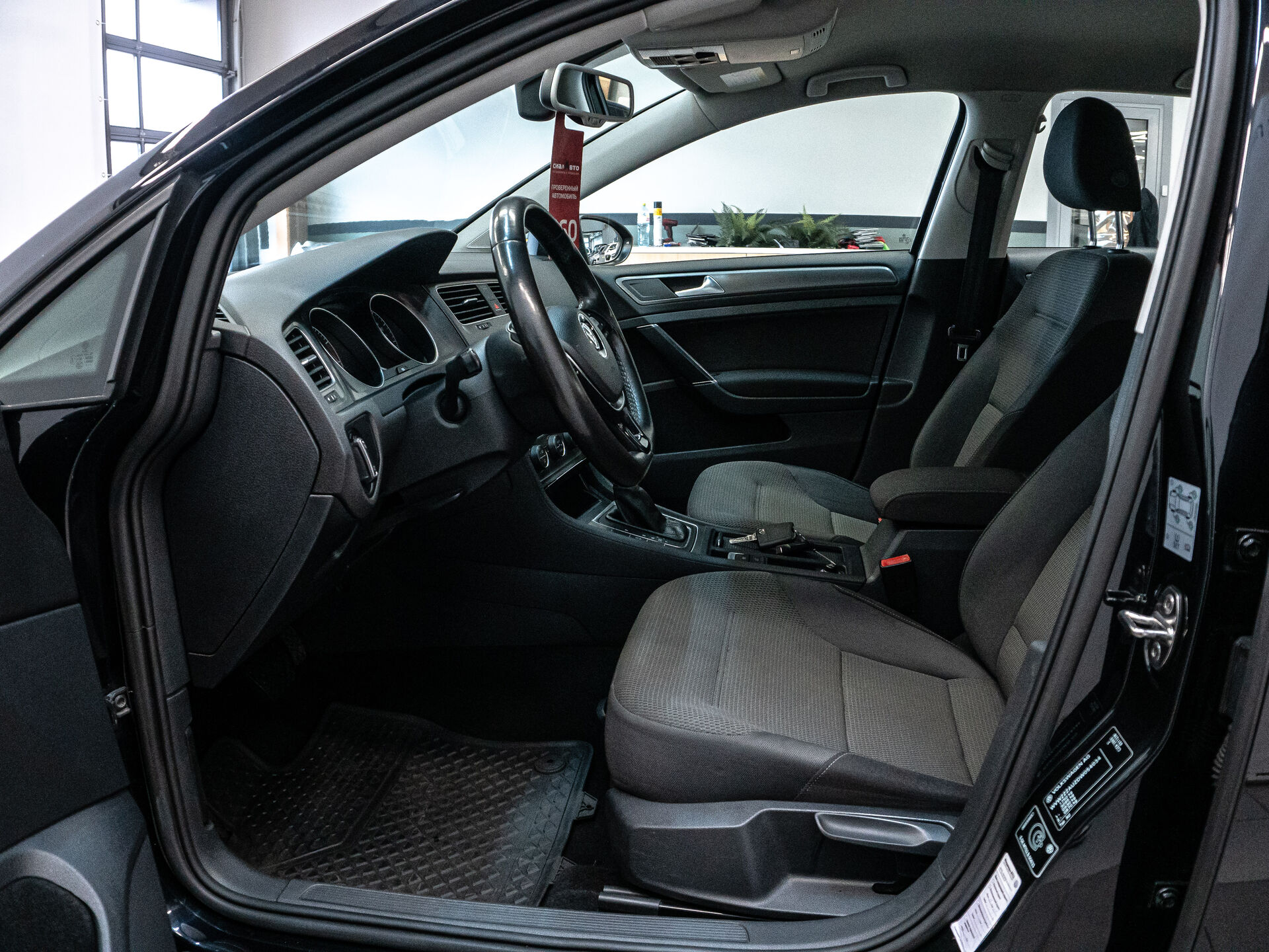 Volkswagen Golf 2012 10