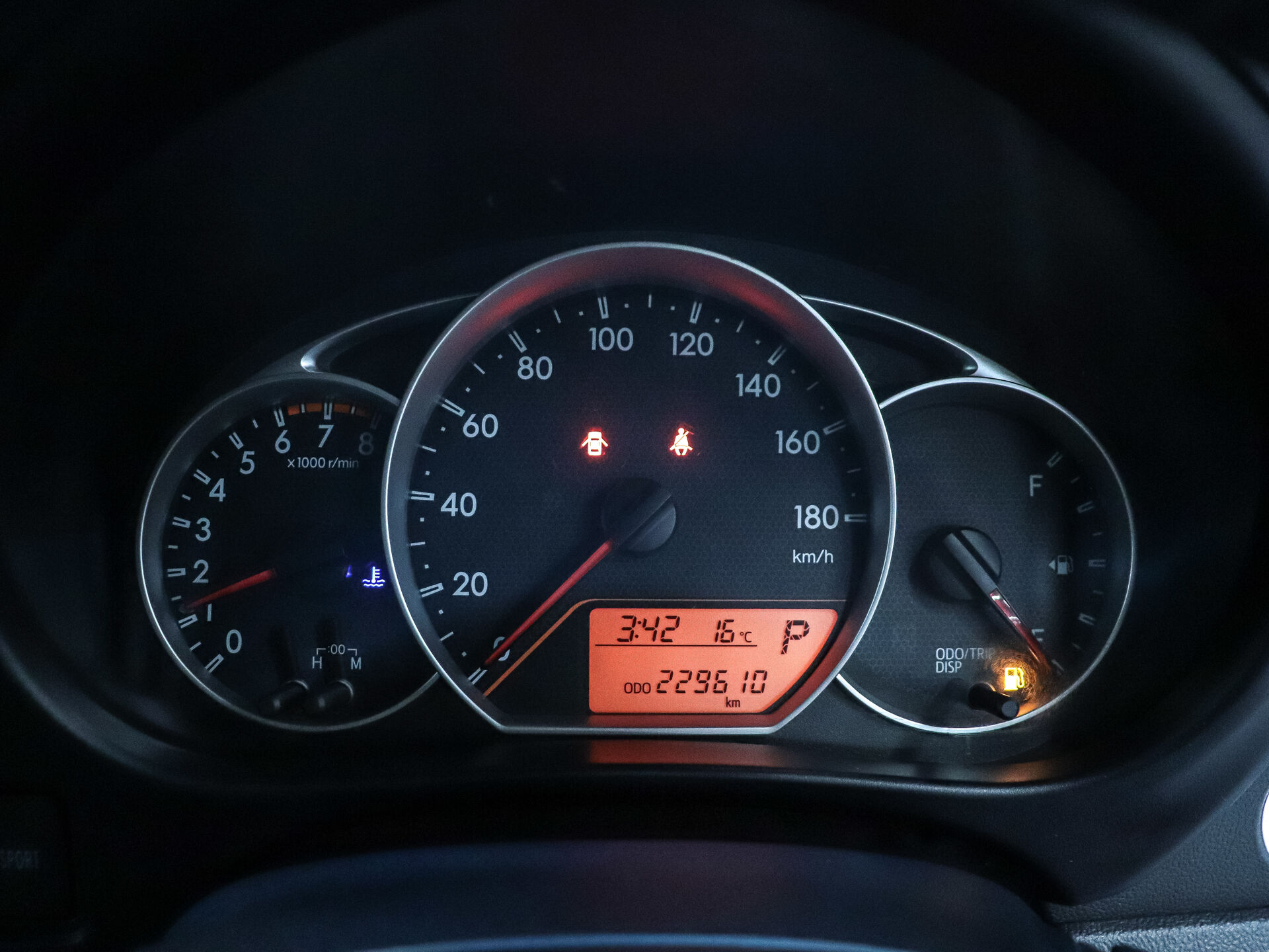 Toyota Ractis 2016 8