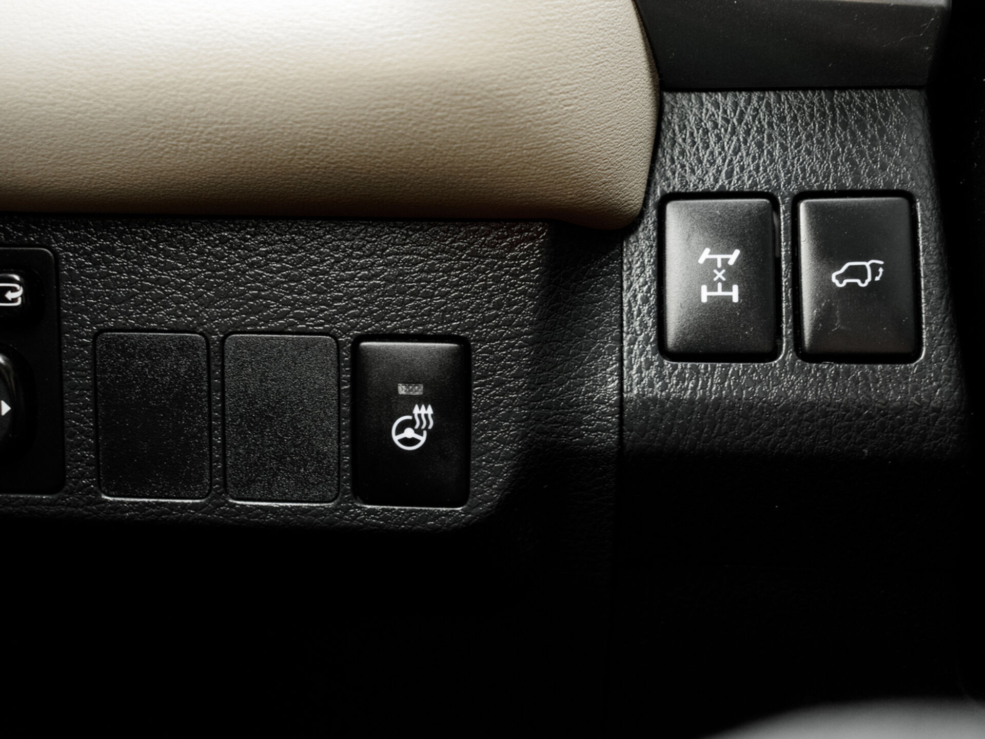 Купить Toyota RAV4 2.0 CVT (146 л.с.) 4WD, 2017 в Екатеренбурге