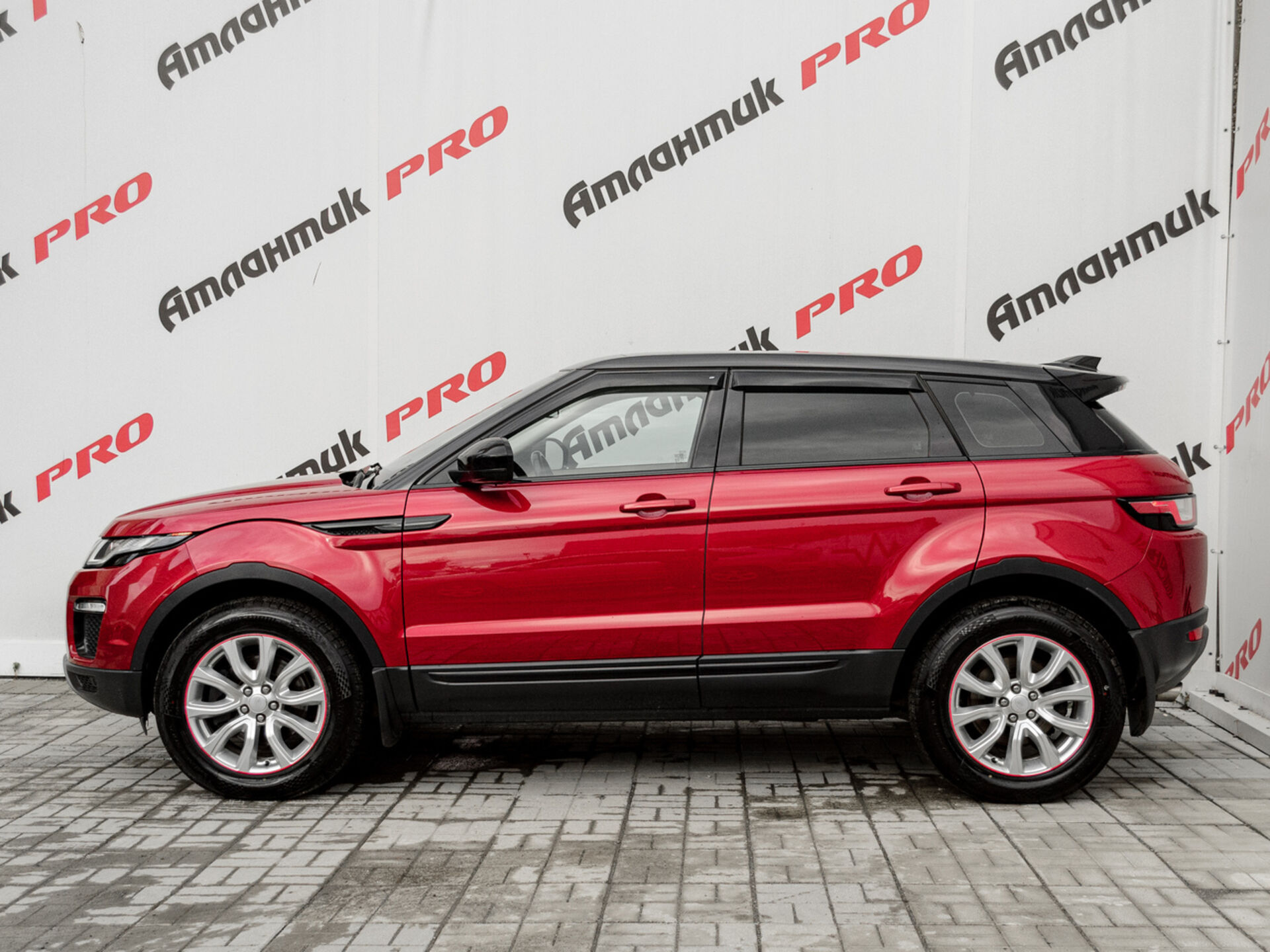 Купить Land Rover Range Rover Evoque 2.0d AT (150 л.с.) 4WD, 2017 в Екатеренбурге