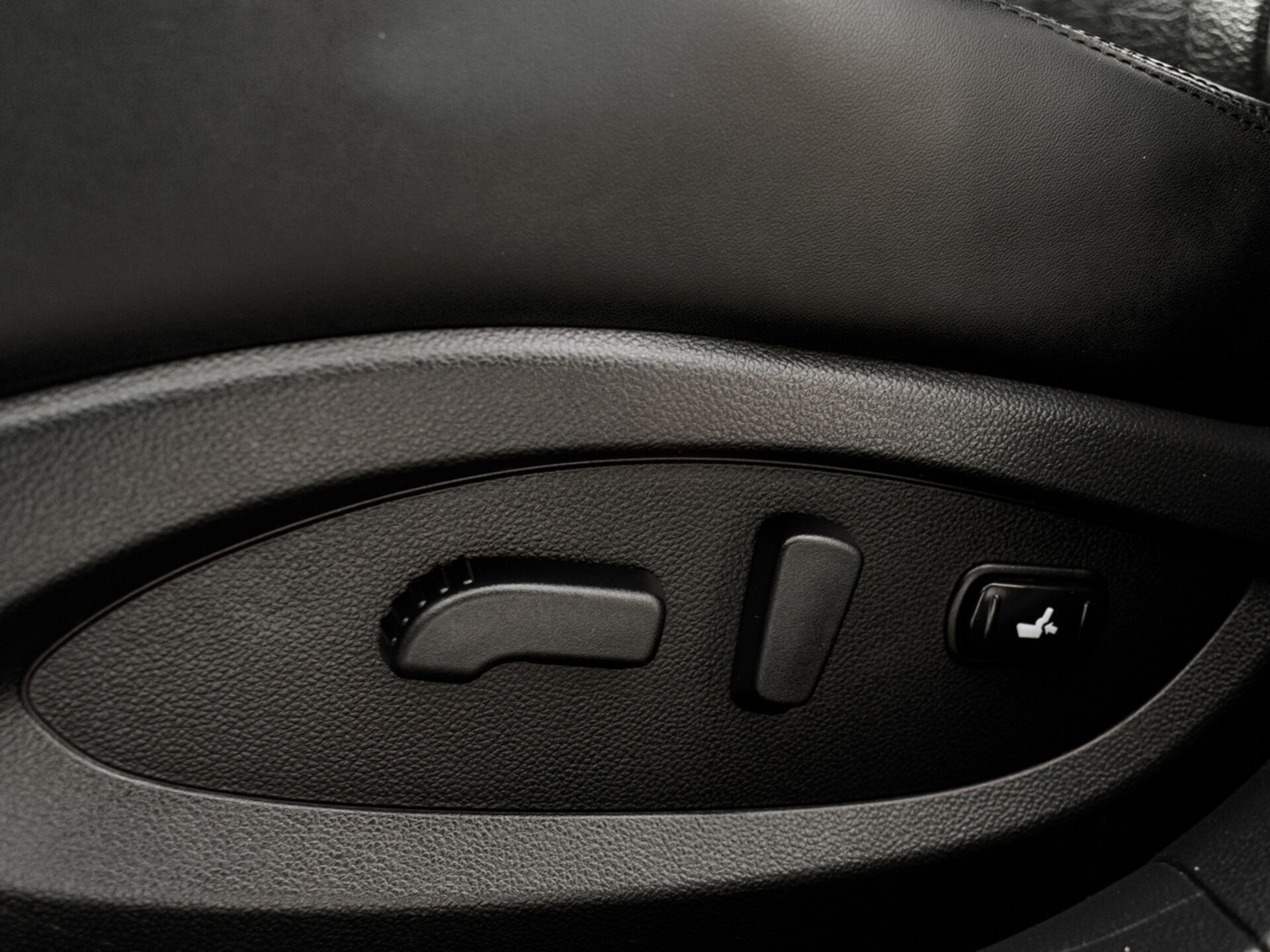 Купить Infiniti QX50 2.5 AT (222 л.с.) 4WD, 2014 в Екатеренбурге