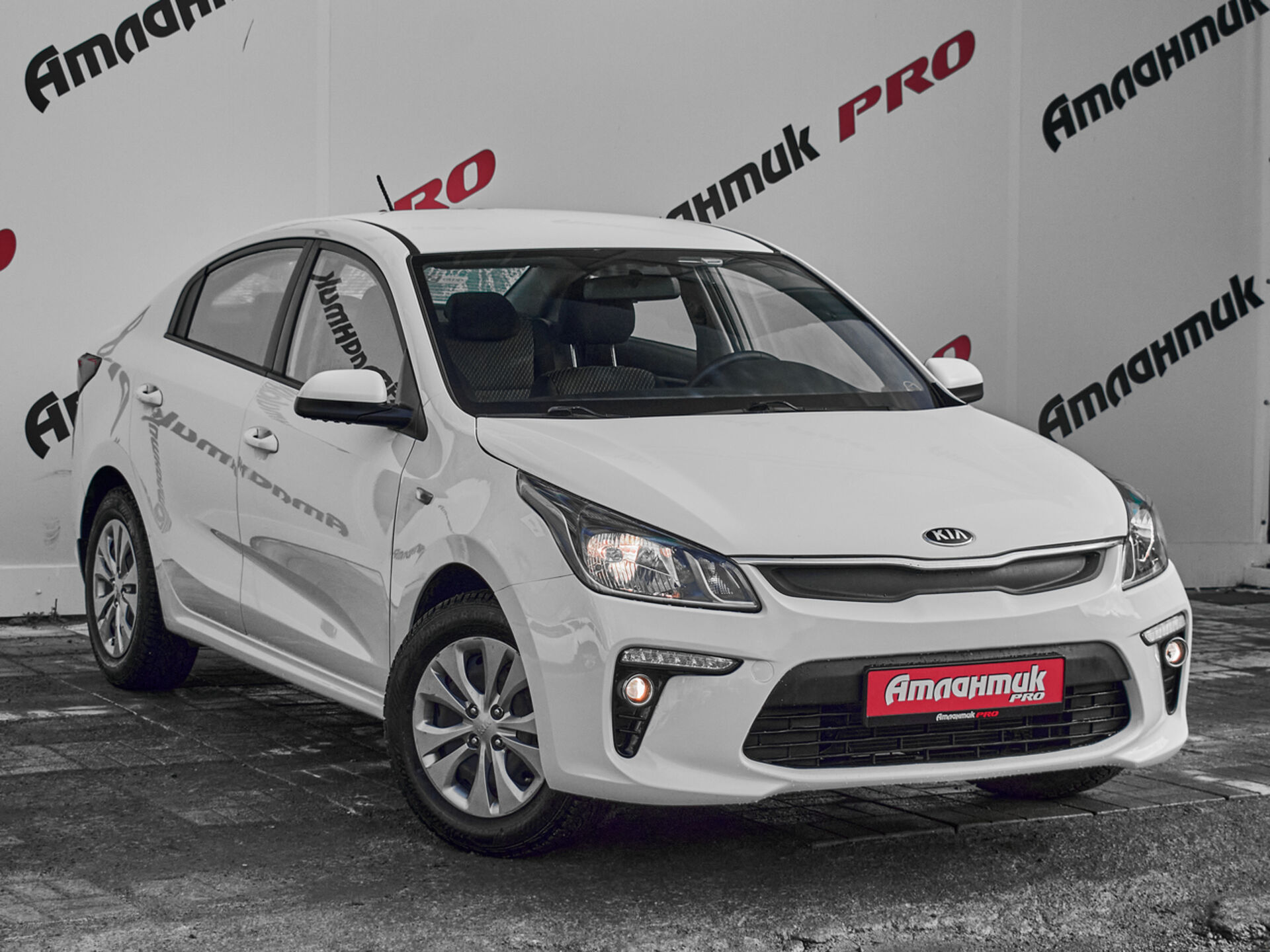 Купить Kia Rio 1.6 AT (123 л.с.), 2018 в Екатеренбурге