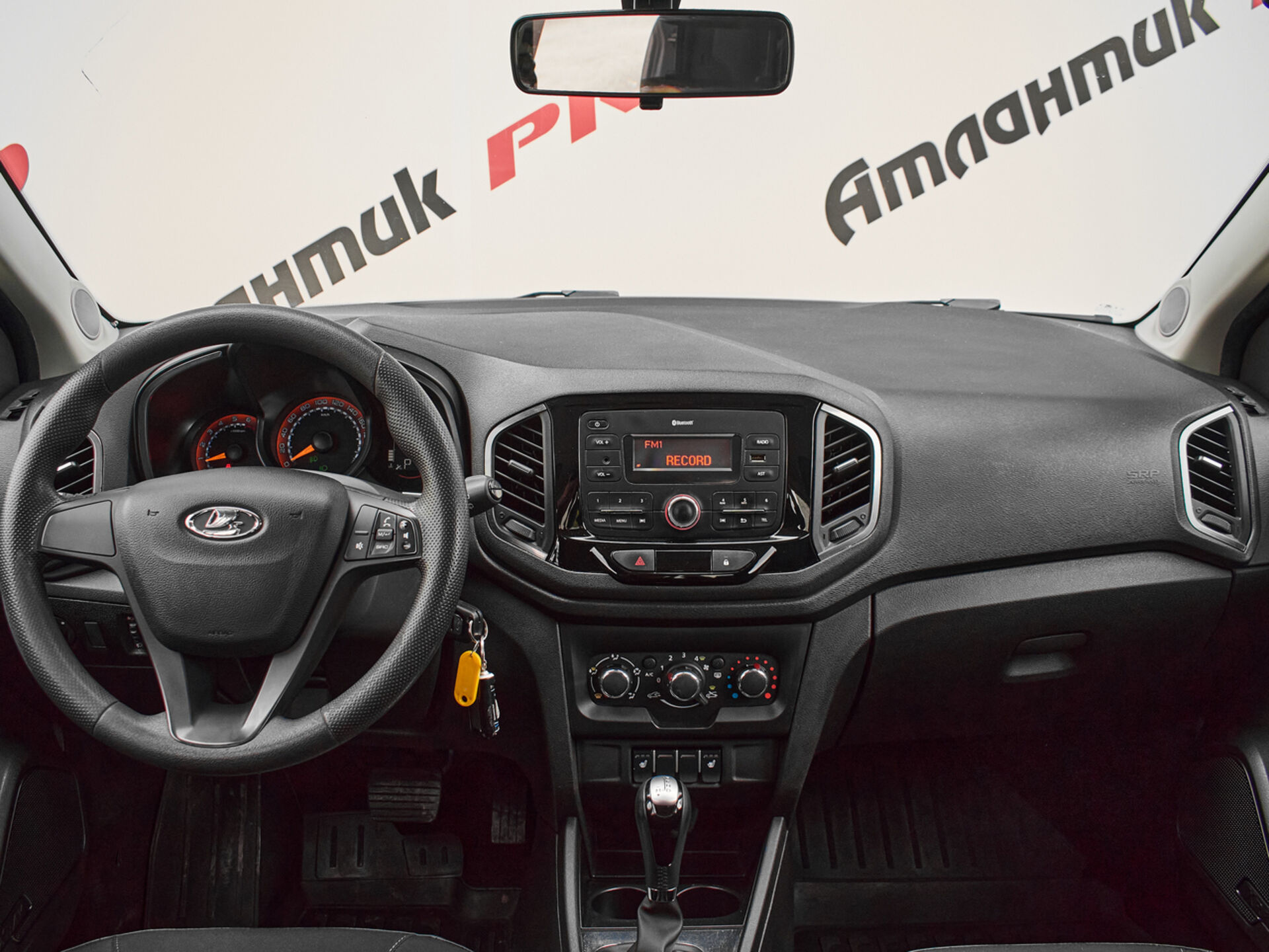 Купить Lada (ВАЗ) XRAY Cross 1.6 CVT (113 л.с.), 2019 в Екатеренбурге